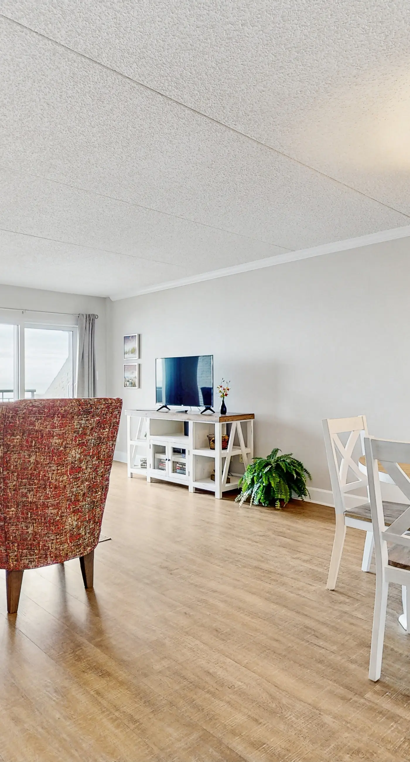 Island Echos 3P. Cozy Gulf-front condo with 2 beach chairs - close to entertainment