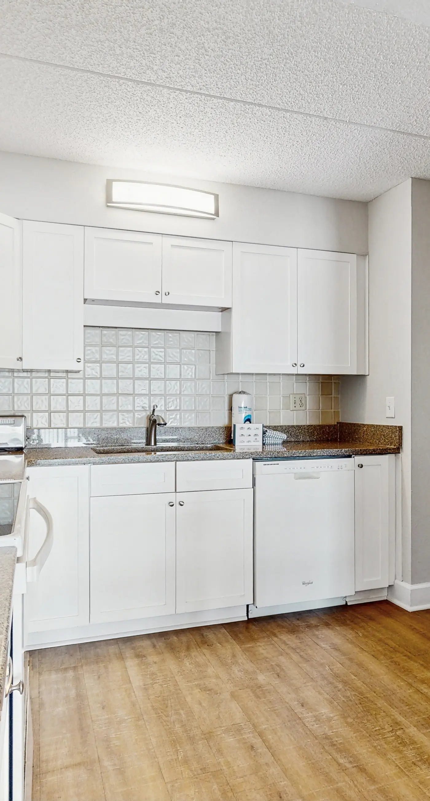 Island Echos 3P. Cozy Gulf-front condo with 2 beach chairs - close to entertainment