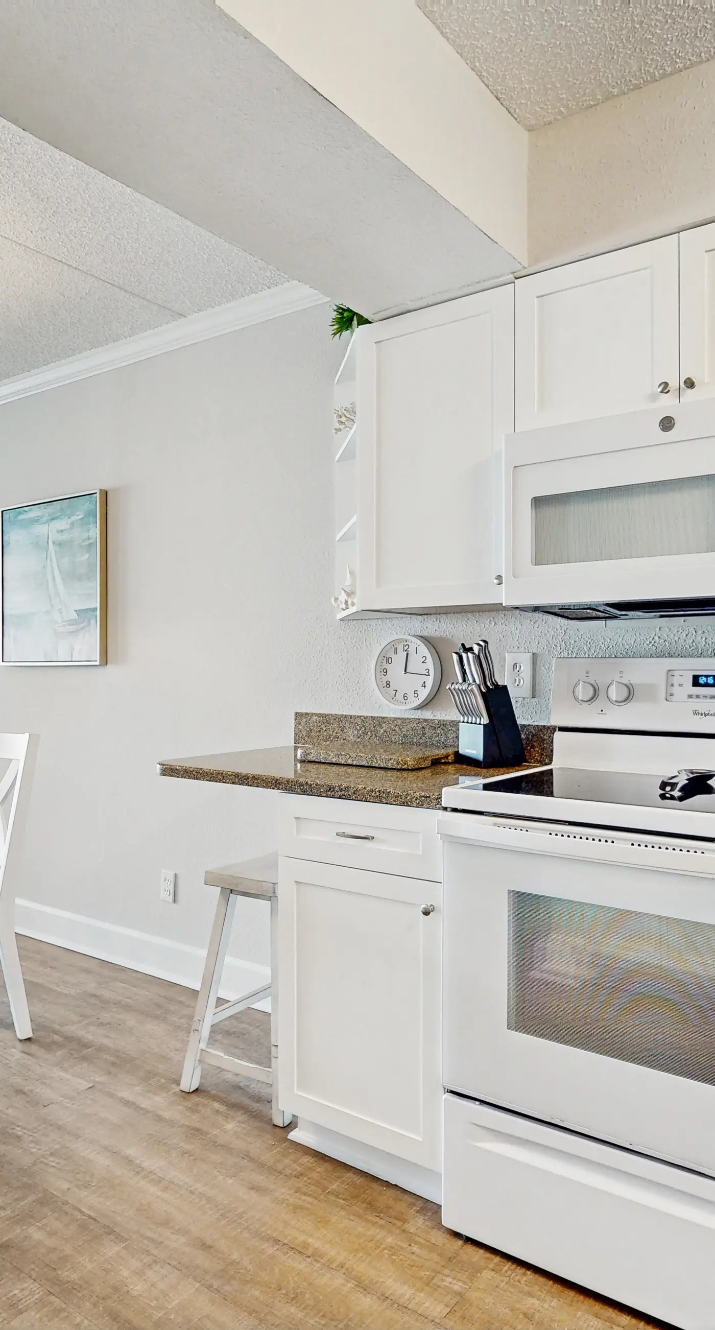 Island Echos 3P. Cozy Gulf-front condo with 2 beach chairs - close to entertainment