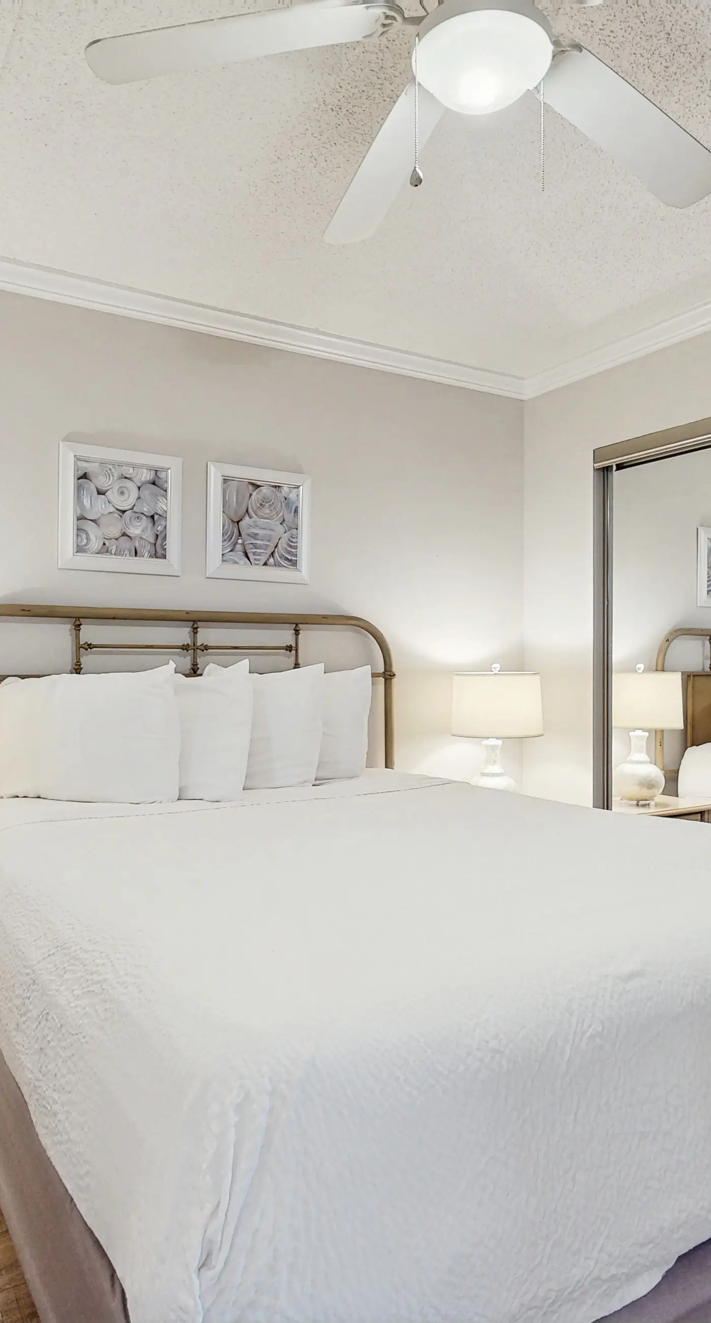 Island Echos 3P. Cozy Gulf-front condo with 2 beach chairs - close to entertainment