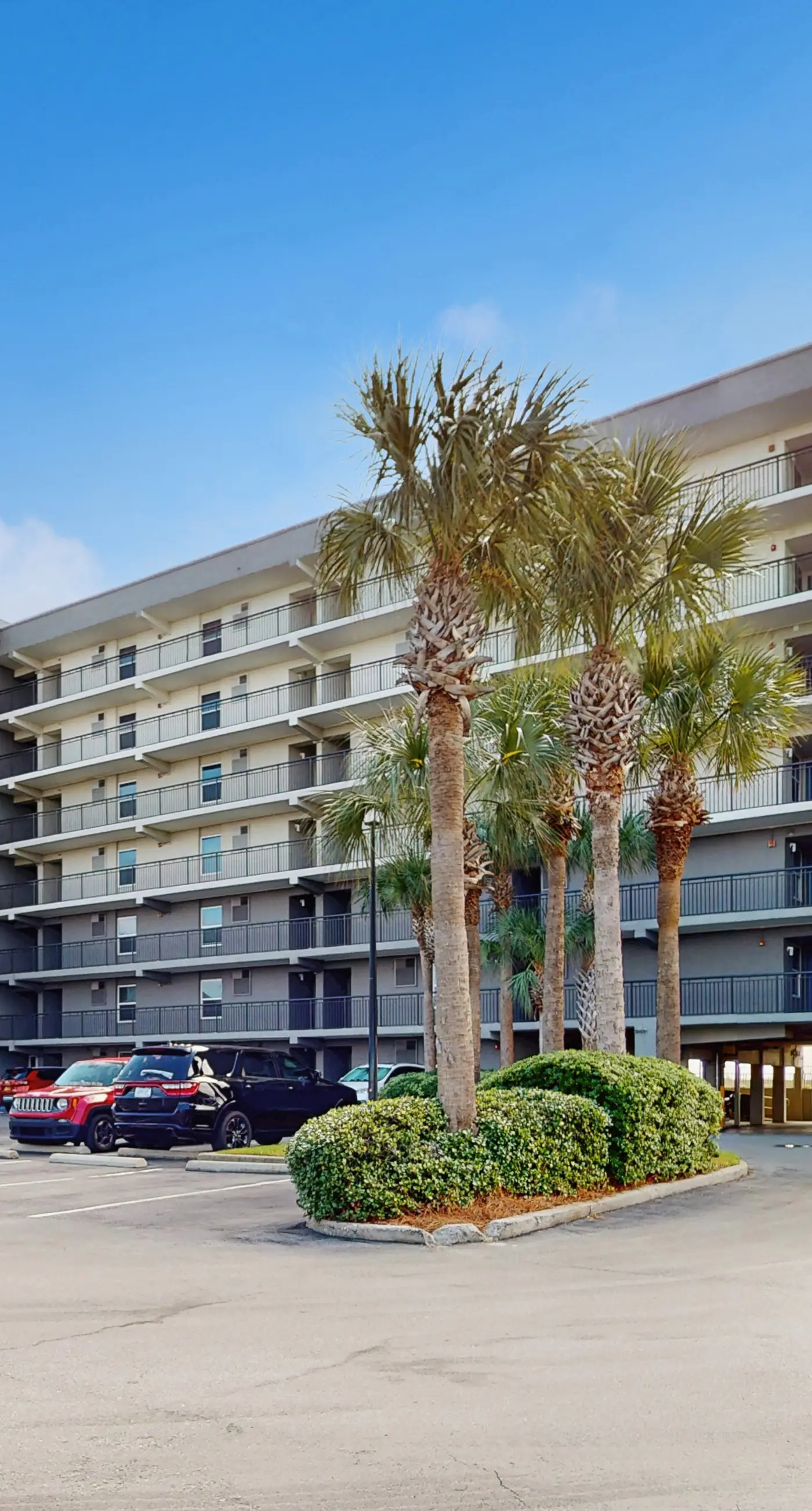 Island Echos 3P. Cozy Gulf-front condo with 2 beach chairs - close to entertainment