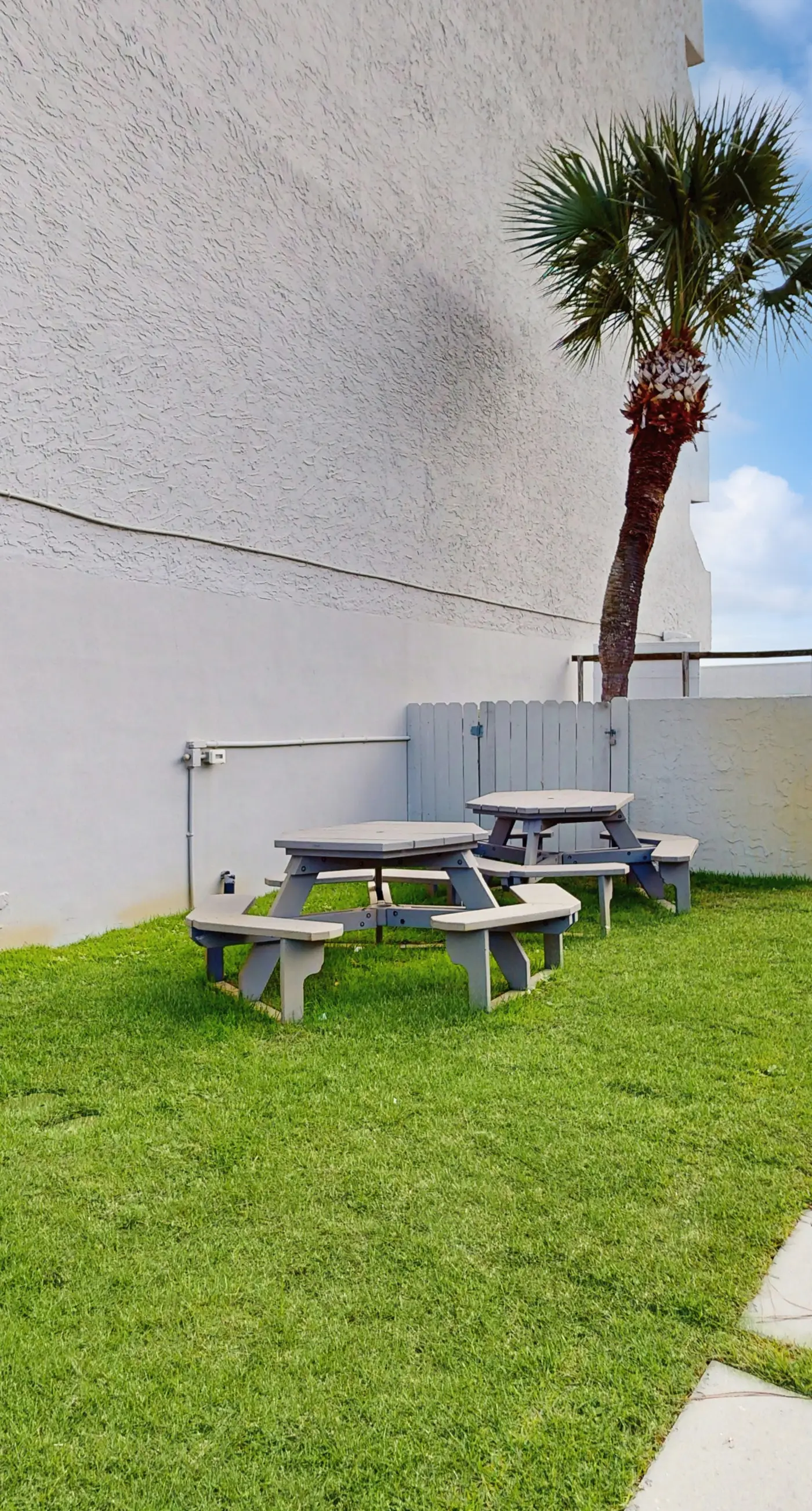 Island Echos 3P. Cozy Gulf-front condo with 2 beach chairs - close to entertainment