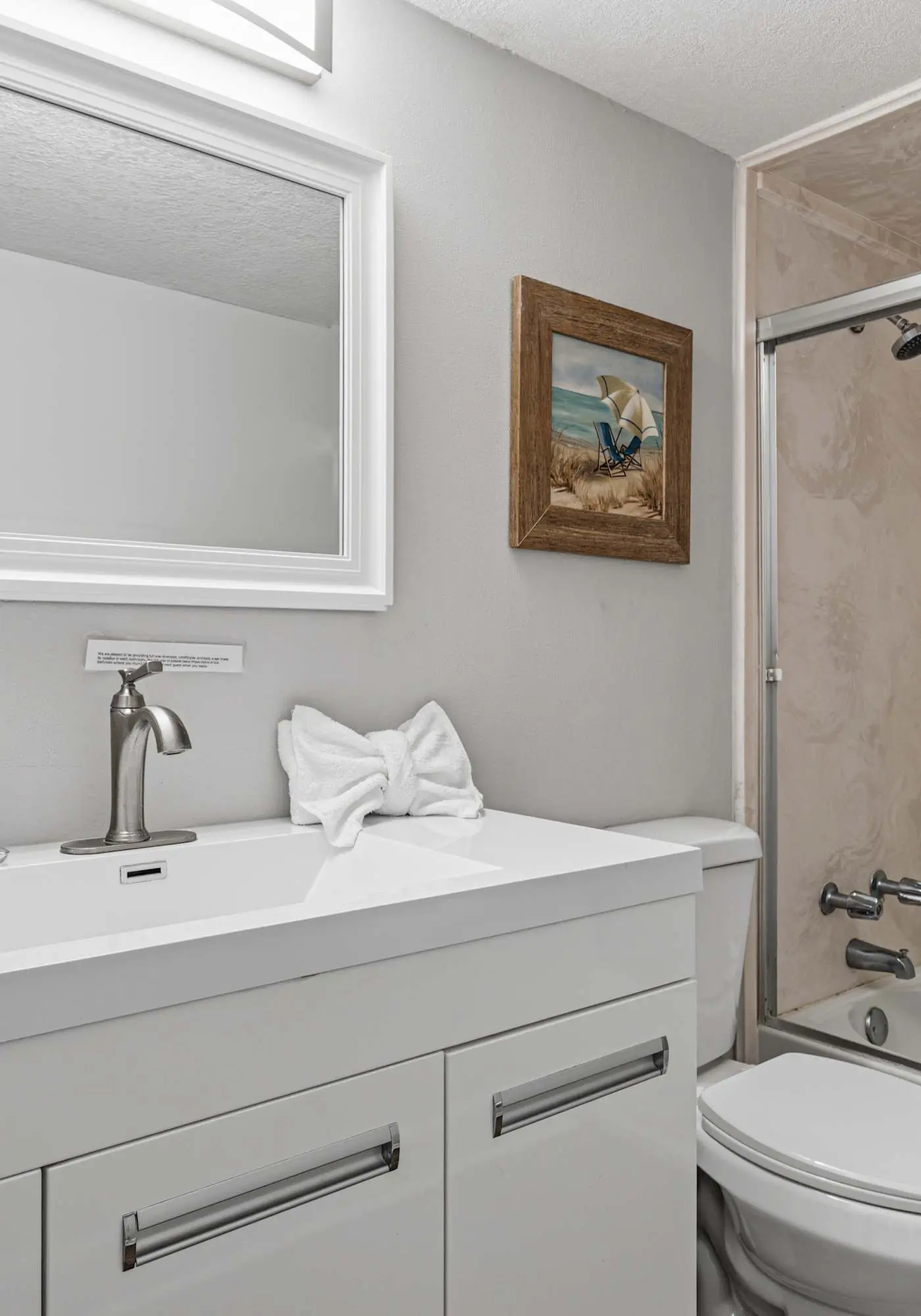 Cozy Gulf-front condo with 2 beach chairs - close to entertainment