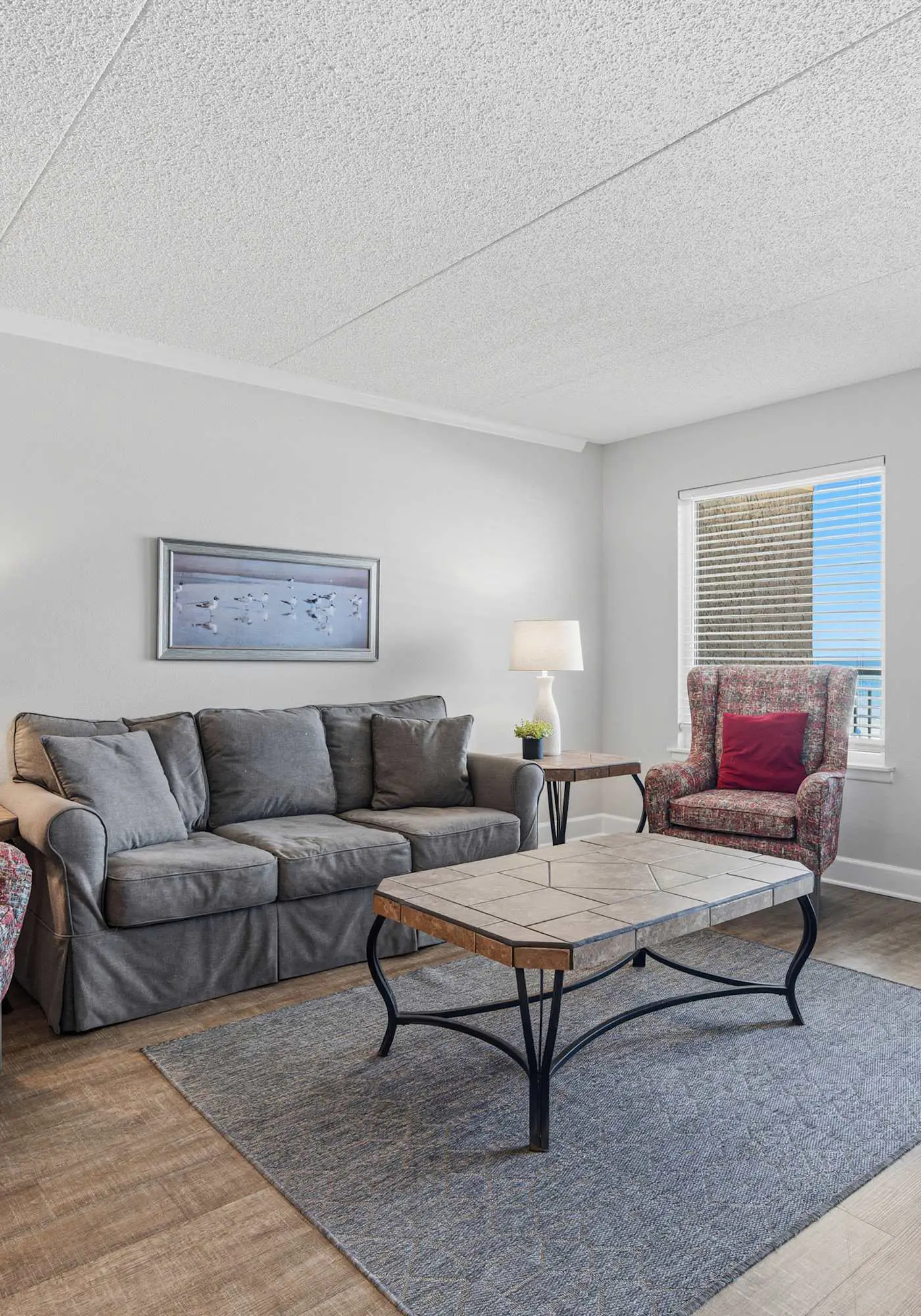 Cozy Gulf-front condo with 2 beach chairs - close to entertainment