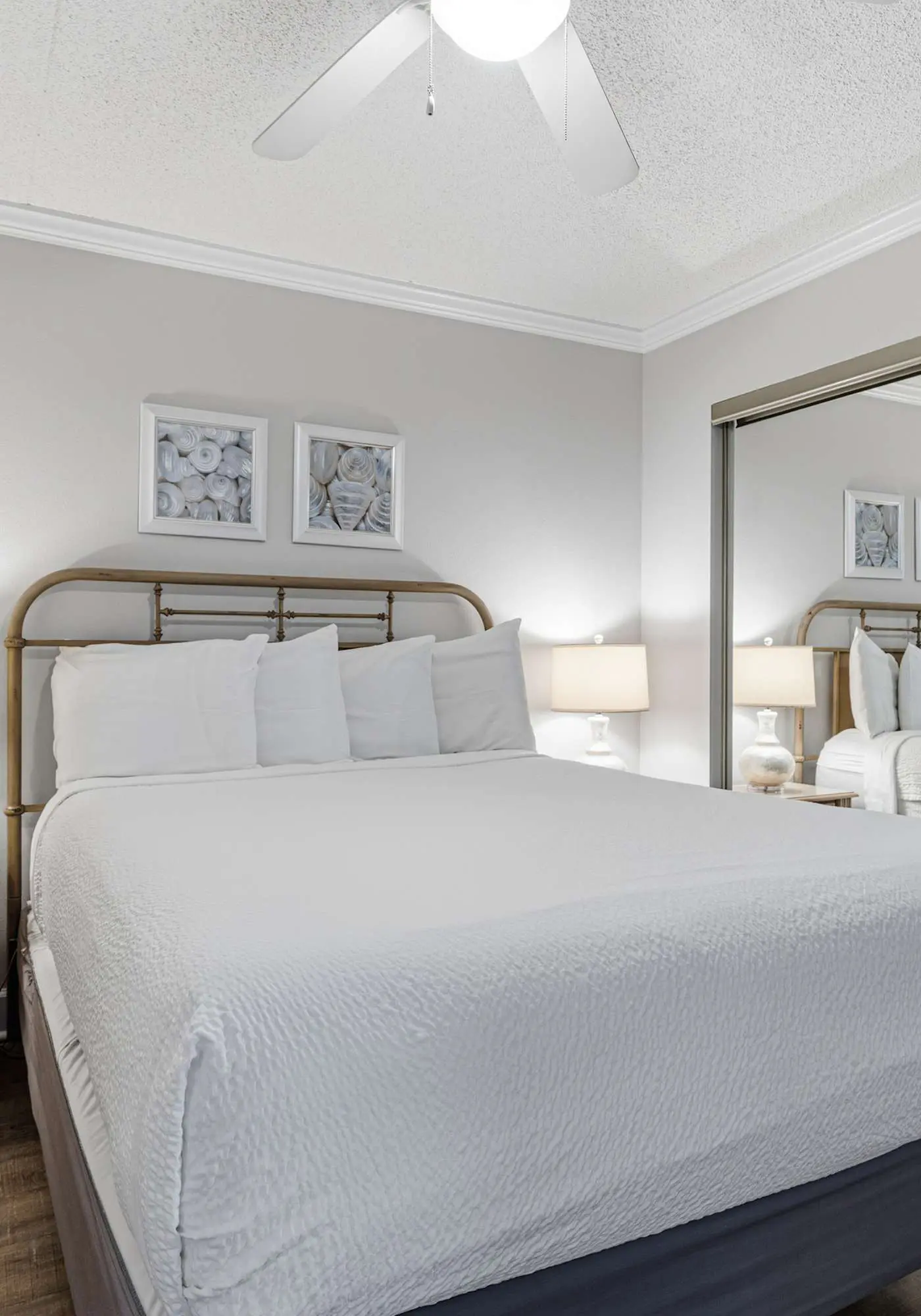 Cozy Gulf-front condo with 2 beach chairs - close to entertainment