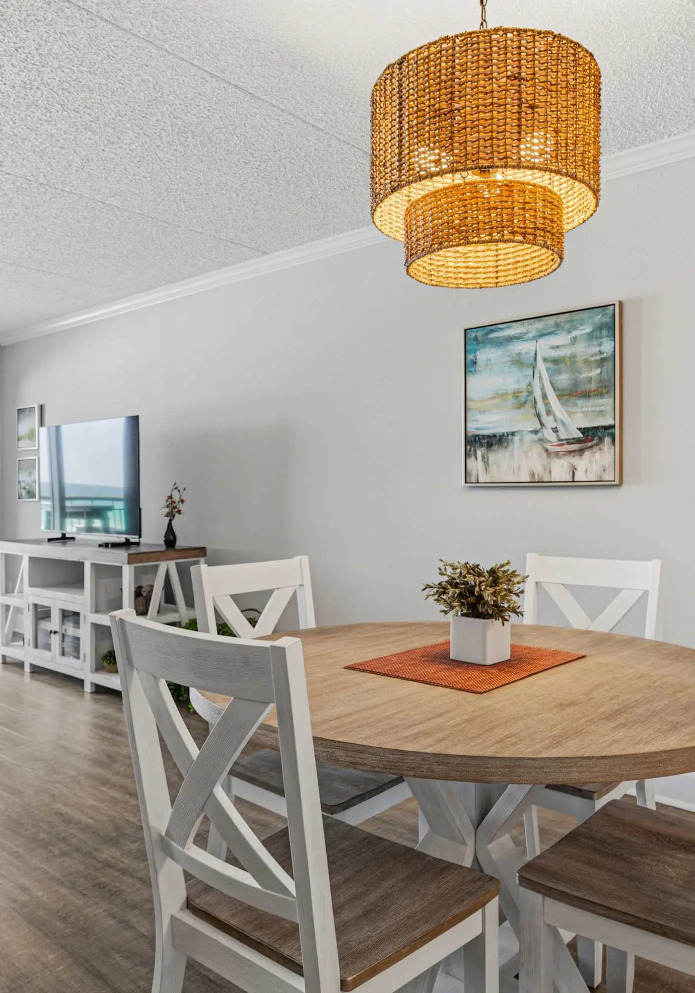 Cozy Gulf-front condo with 2 beach chairs - close to entertainment