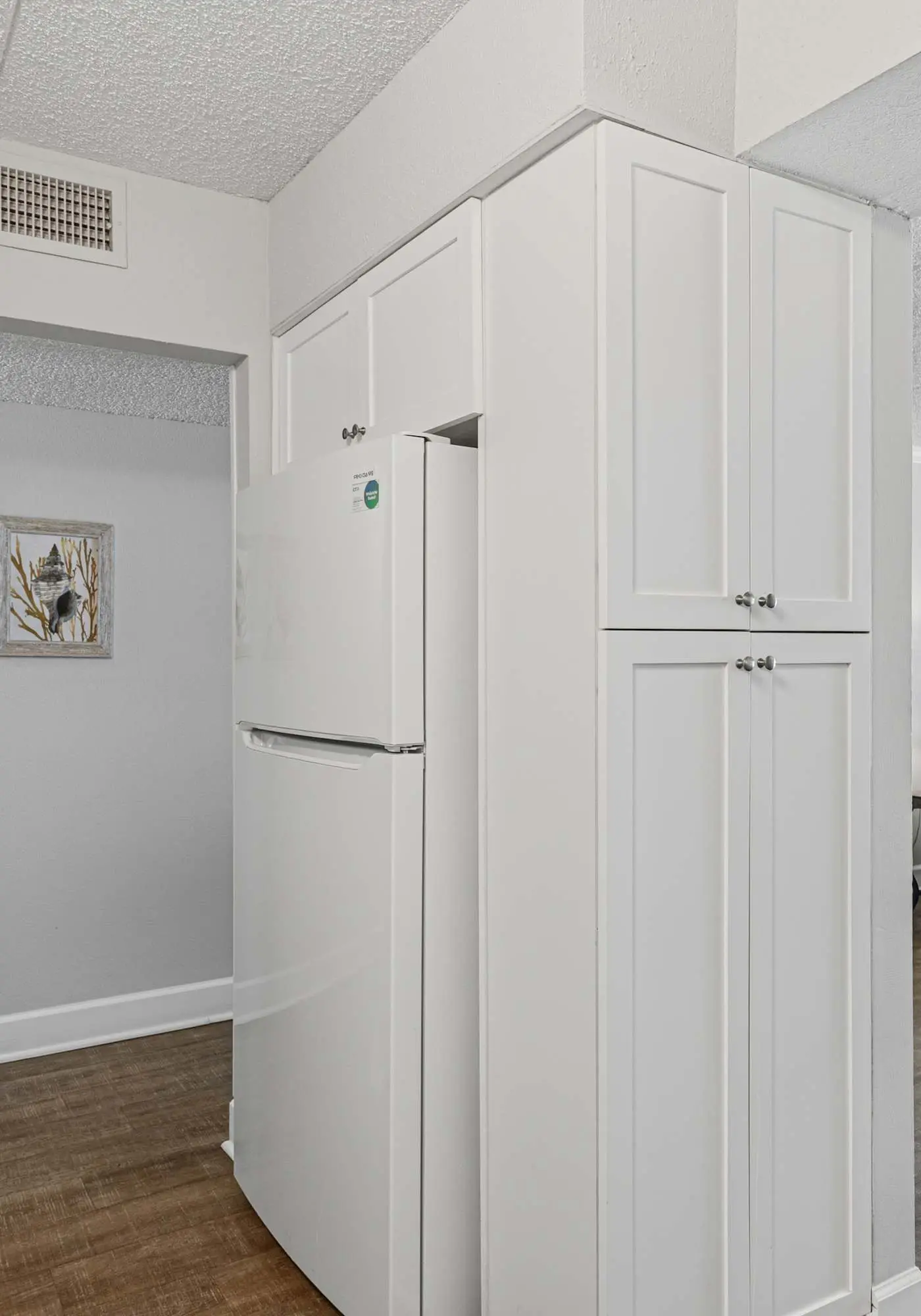 Cozy Gulf-front condo with 2 beach chairs - close to entertainment