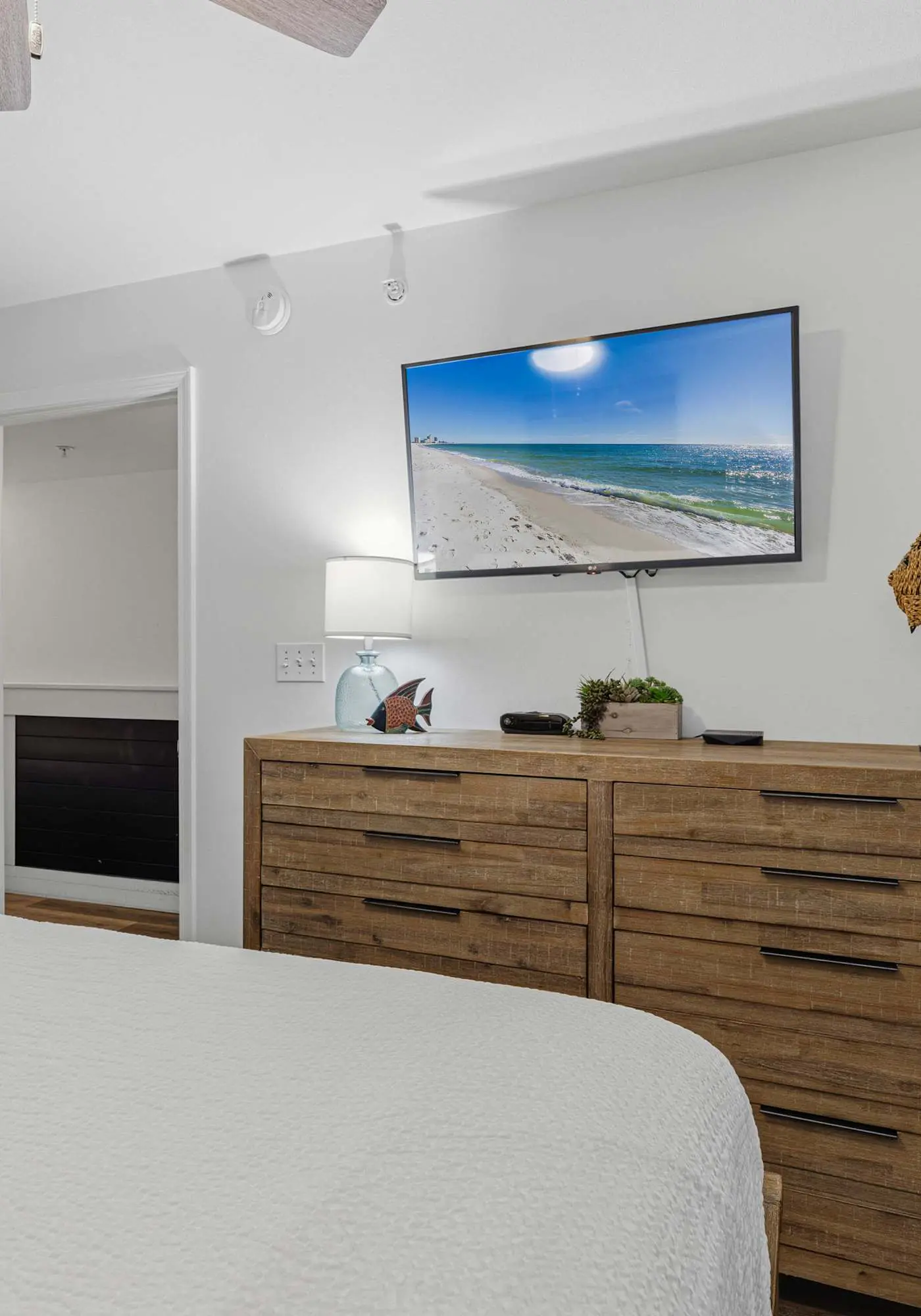 Oceanfront Condo with Shared Pool & Hot Tub, Ocean View, & Private Washer/Dryer