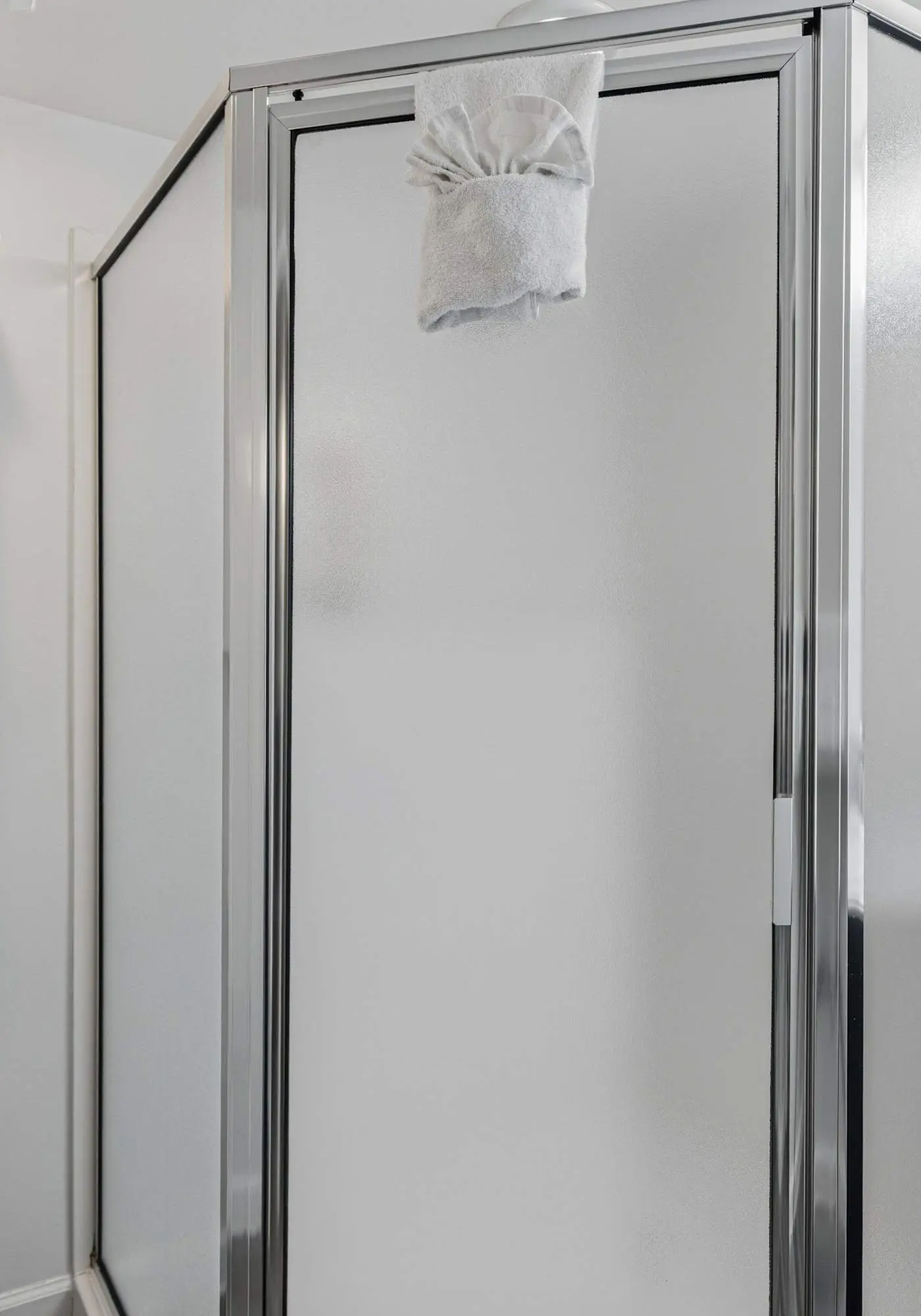 Oceanfront Condo with Shared Pool & Hot Tub, Ocean View, & Private Washer/Dryer