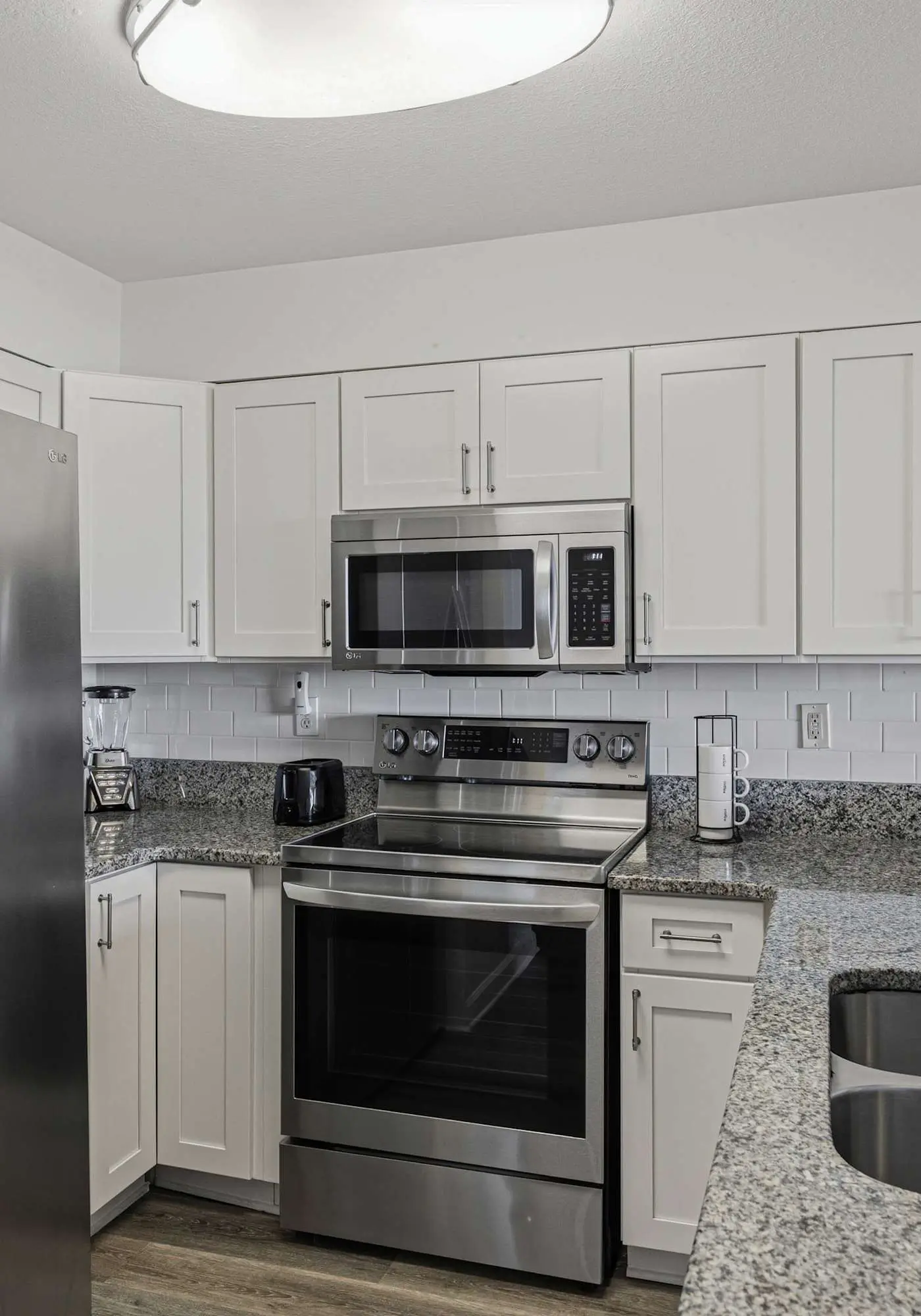 Oceanfront Condo with Shared Pool & Hot Tub, Ocean View, & Private Washer/Dryer