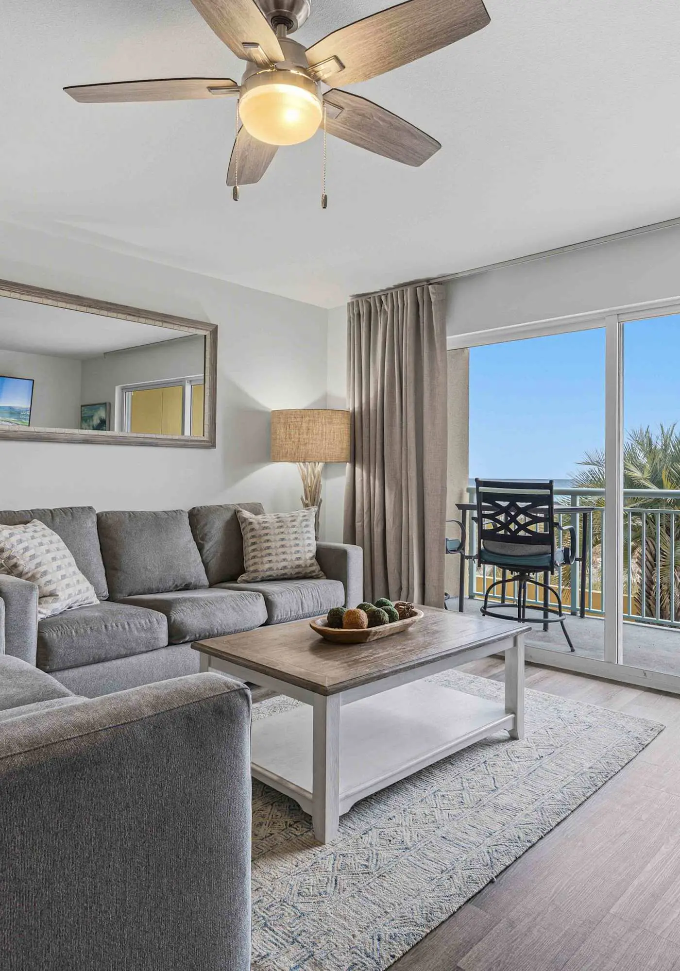 Oceanfront Condo with Shared Pool & Hot Tub, Ocean View, & Private Washer/Dryer