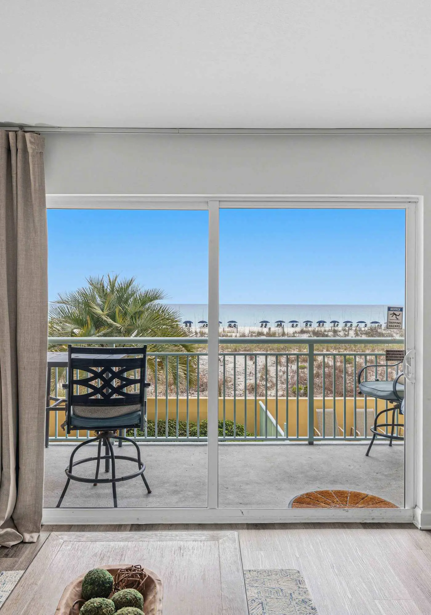 Oceanfront Condo with Shared Pool & Hot Tub, Ocean View, & Private Washer/Dryer