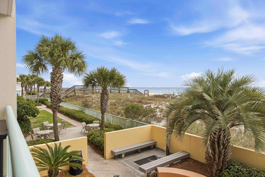 Pelican Isle 110