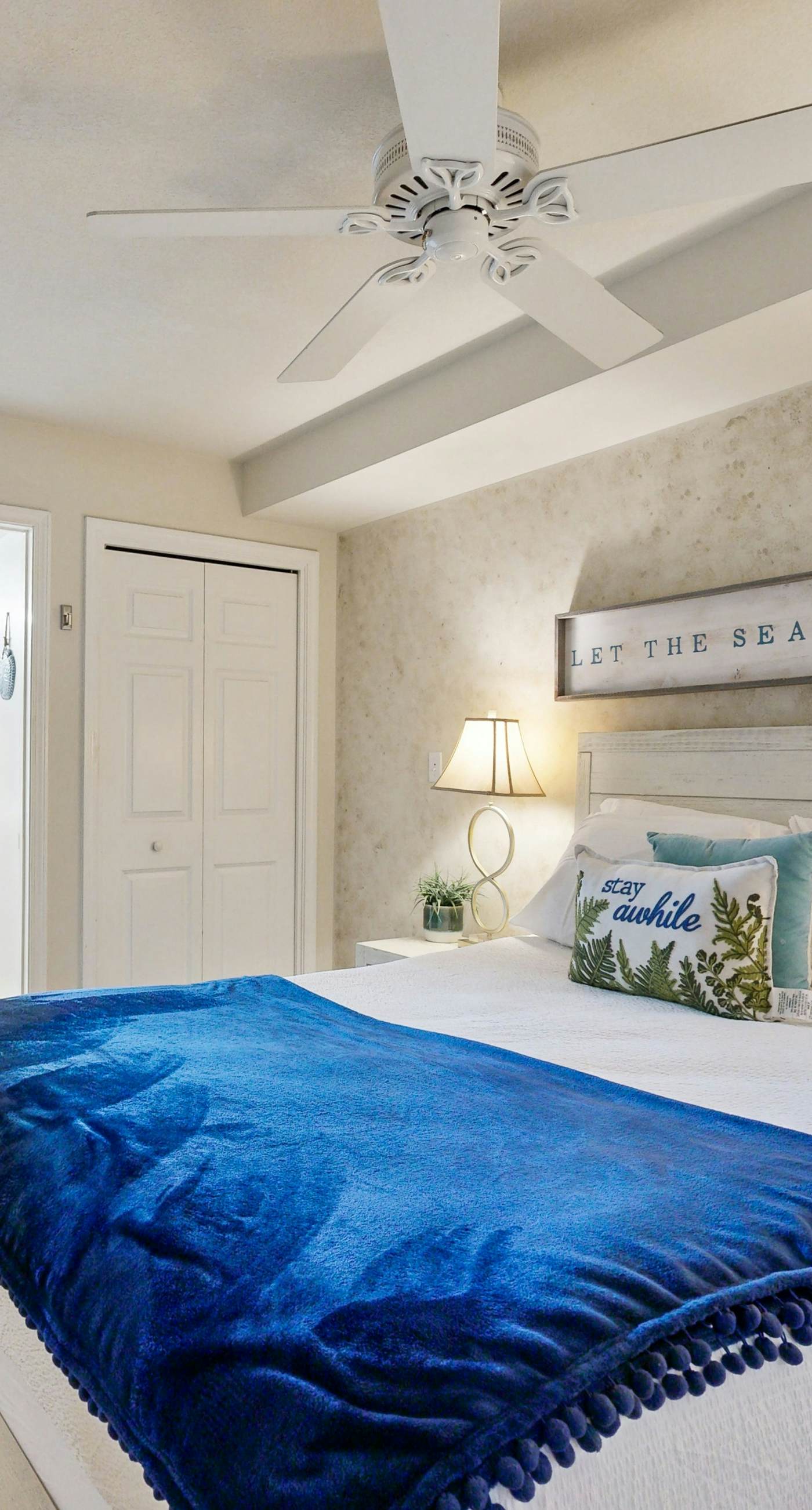 Pelican Isle 209-Stylish beach getaway with shared pool, private balcony, gulf views & fast WiFi