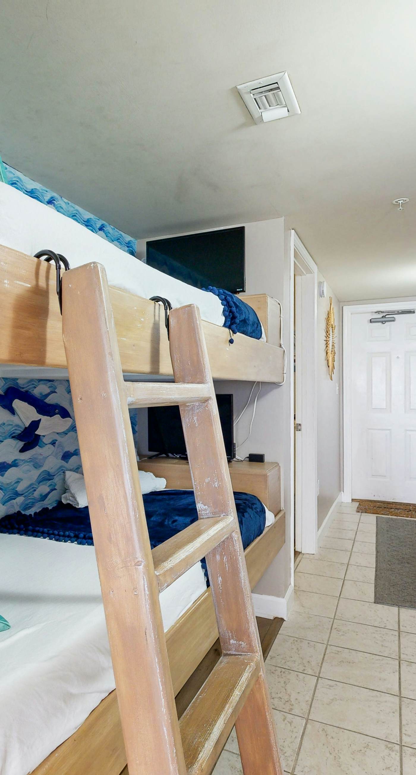 Pelican Isle 209-Stylish beach getaway with shared pool, private balcony, gulf views & fast WiFi