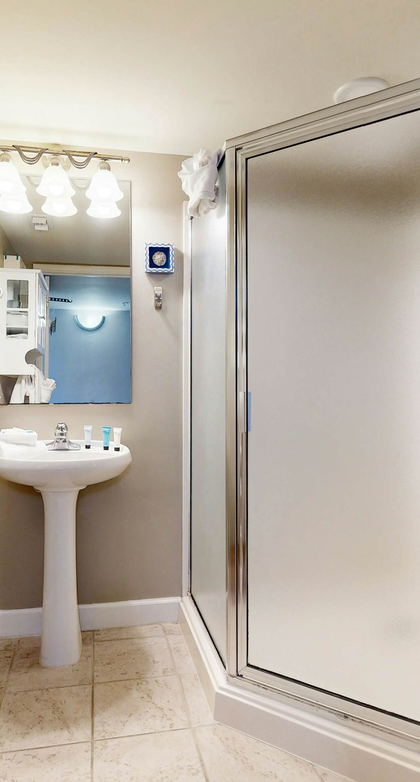 Pelican Isle 209-Stylish beach getaway with shared pool, private balcony, gulf views & fast WiFi