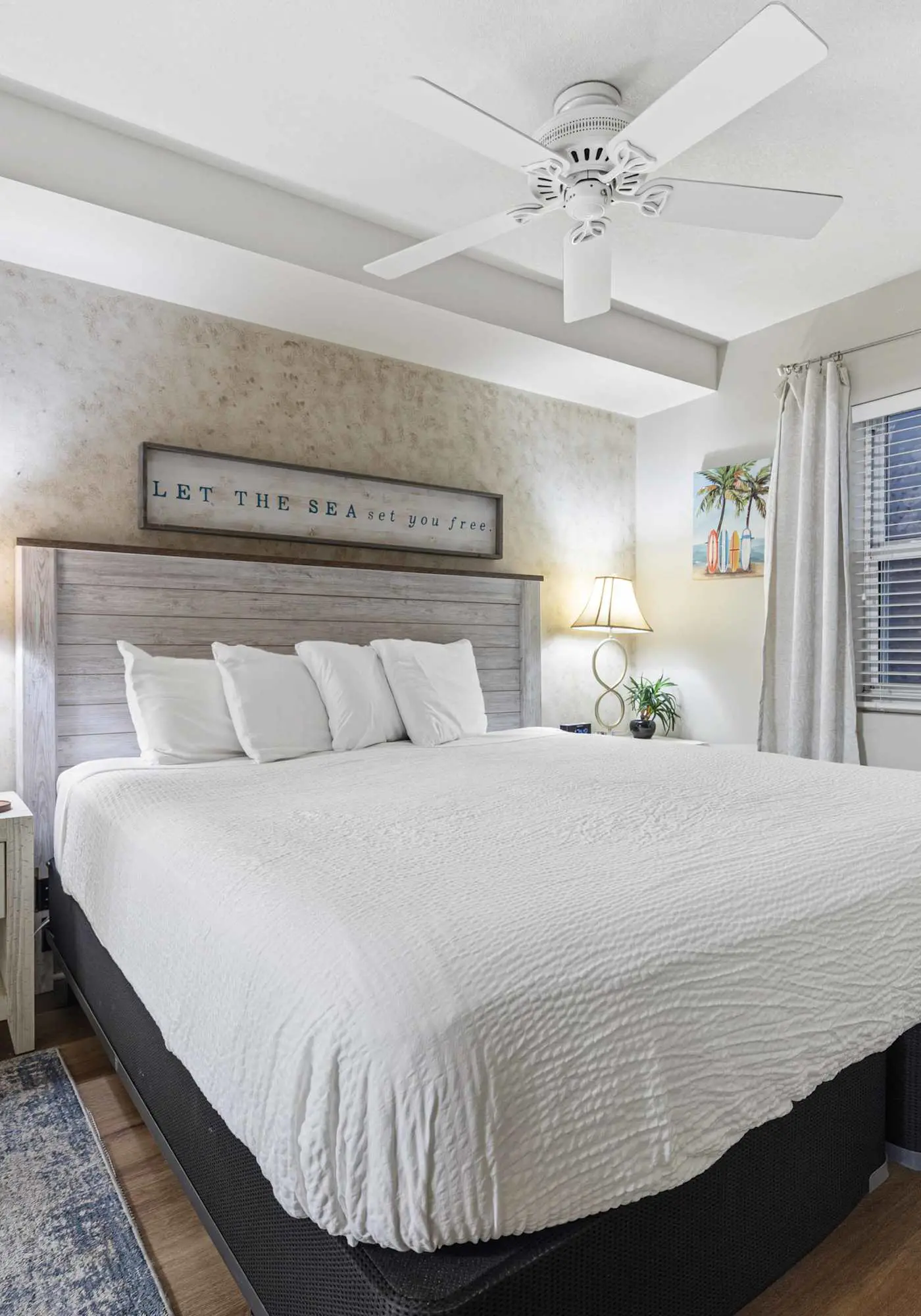 Stylish beach getaway with shared pool, private balcony, gulf views & fast WiFi