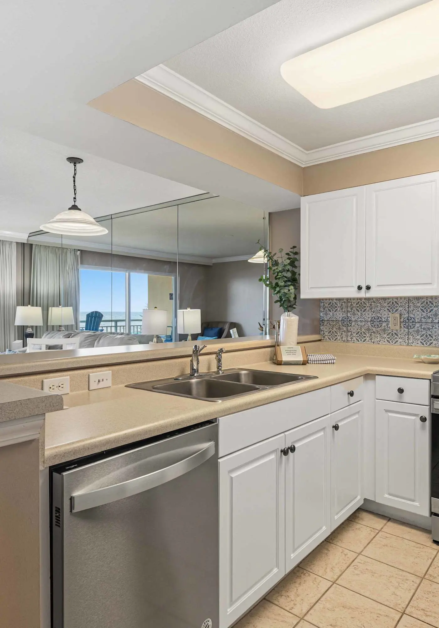 Stylish beach getaway with shared pool, private balcony, gulf views & fast WiFi