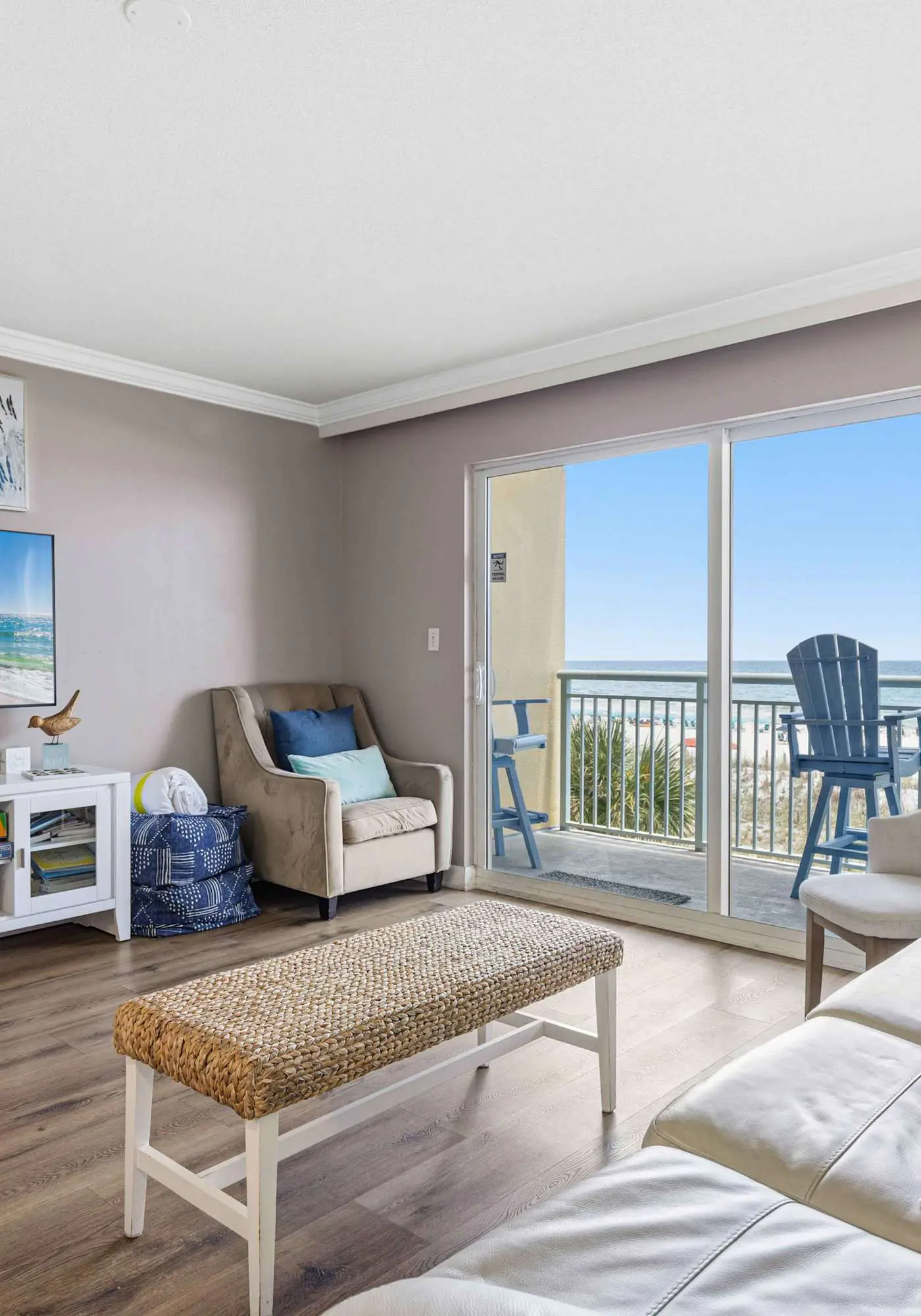 Stylish beach getaway with shared pool, private balcony, gulf views & fast WiFi