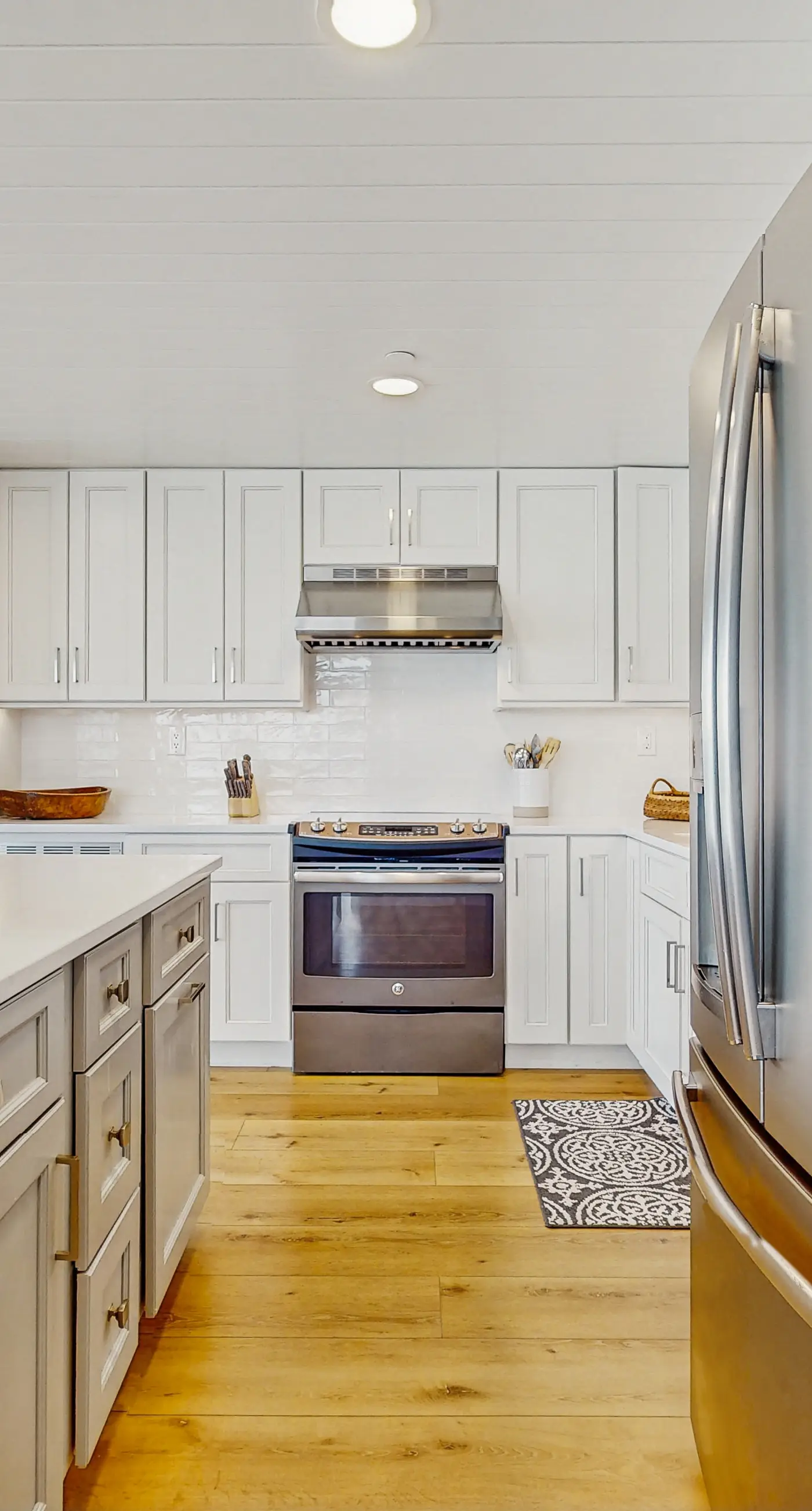 Lavish High Pointe condo with resort pool, amazing ocean view & pickleball