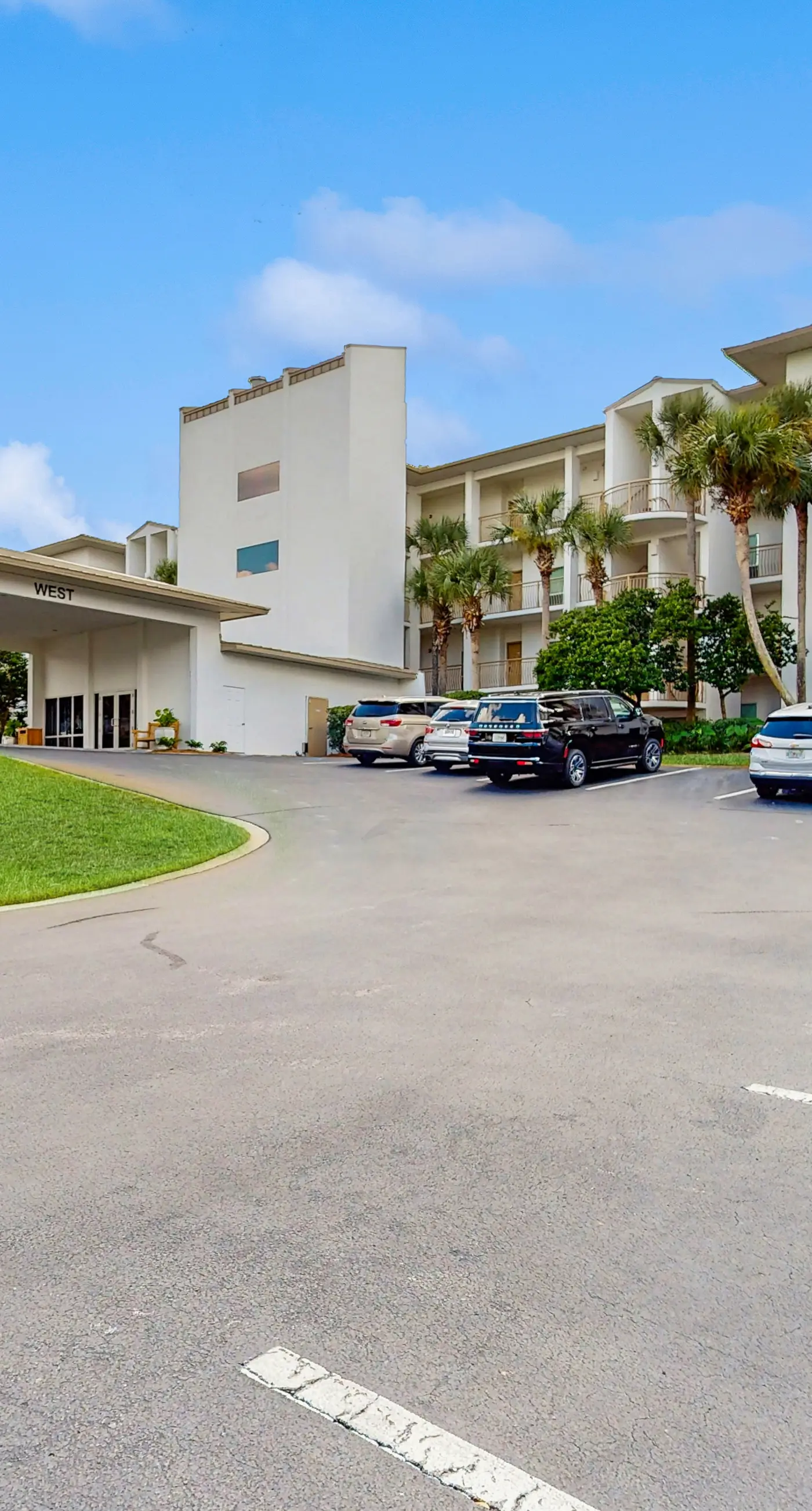 Lavish High Pointe condo with resort pool, amazing ocean view & pickleball