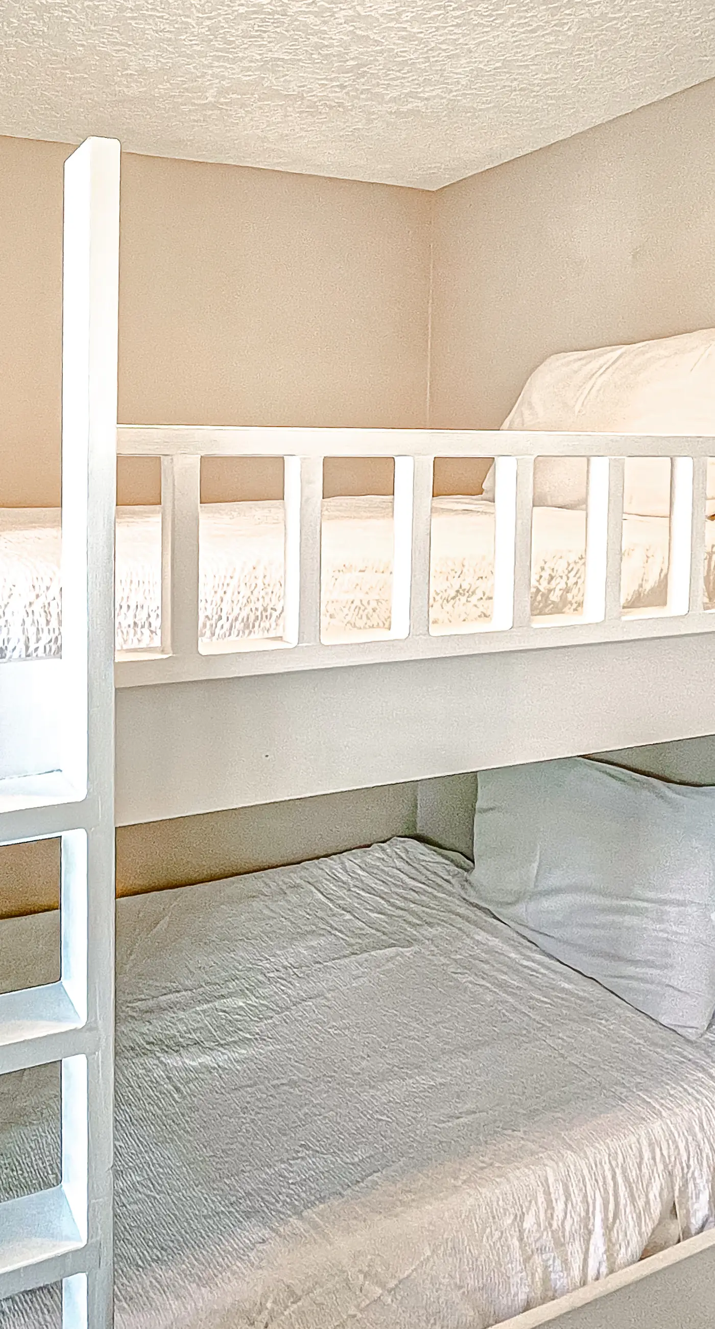 Beautifully decorated oceanfront condo with resort pool, & huge walk-in showers