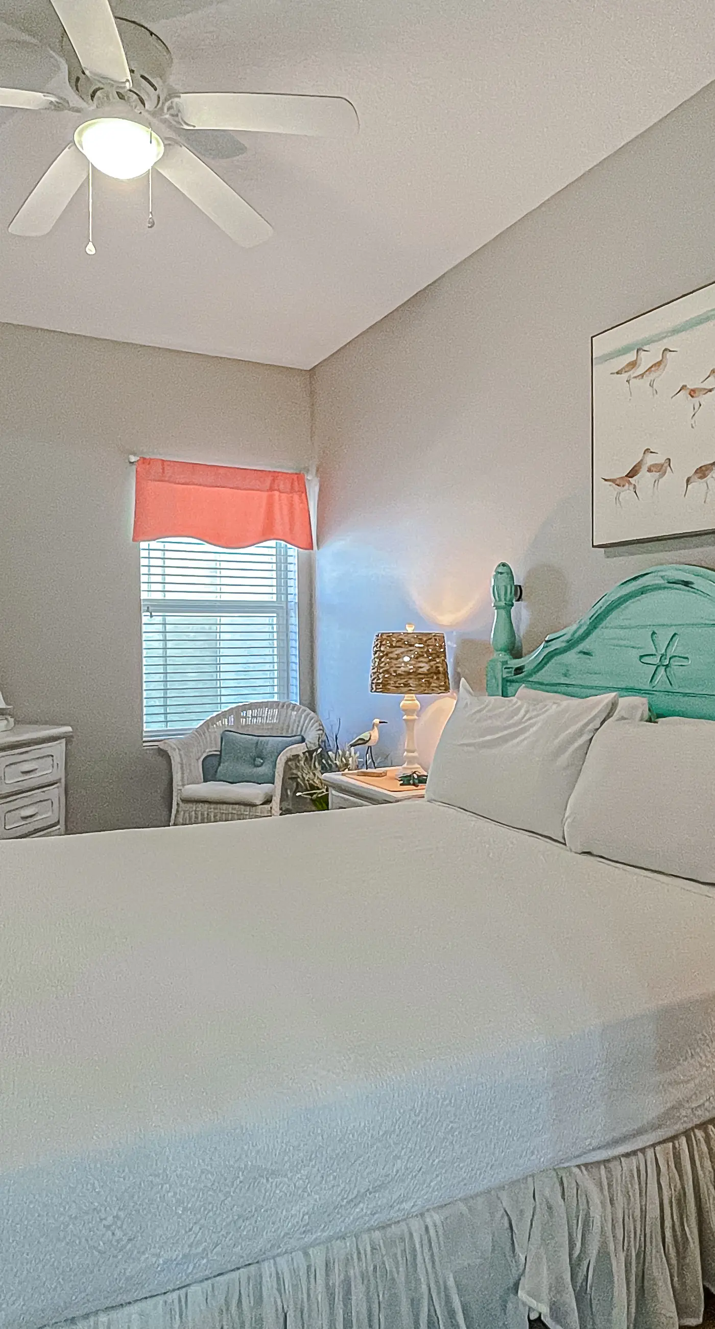 Beautifully decorated oceanfront condo with resort pool, & huge walk-in showers