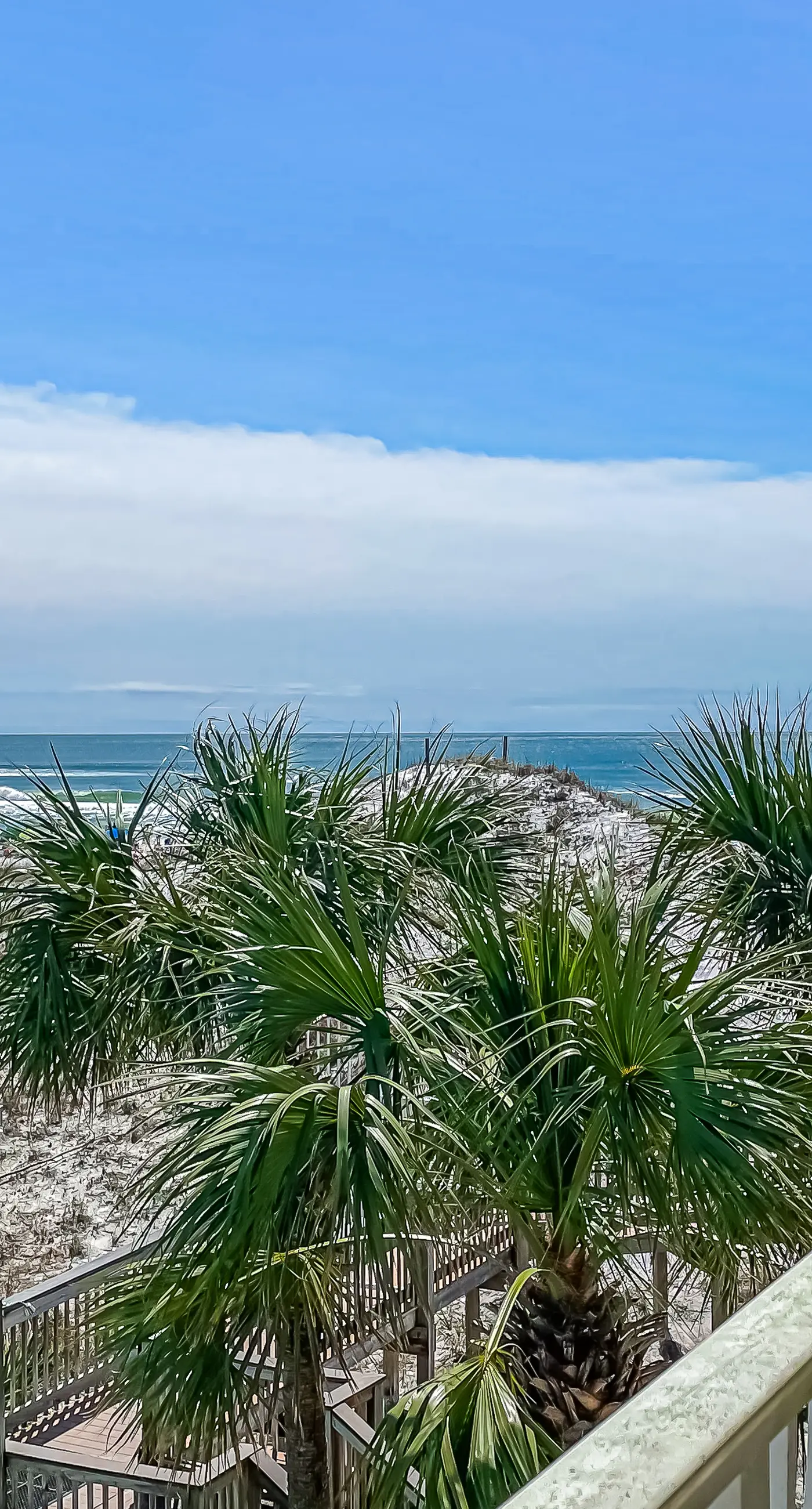 Beautifully decorated oceanfront condo with resort pool, & huge walk-in showers