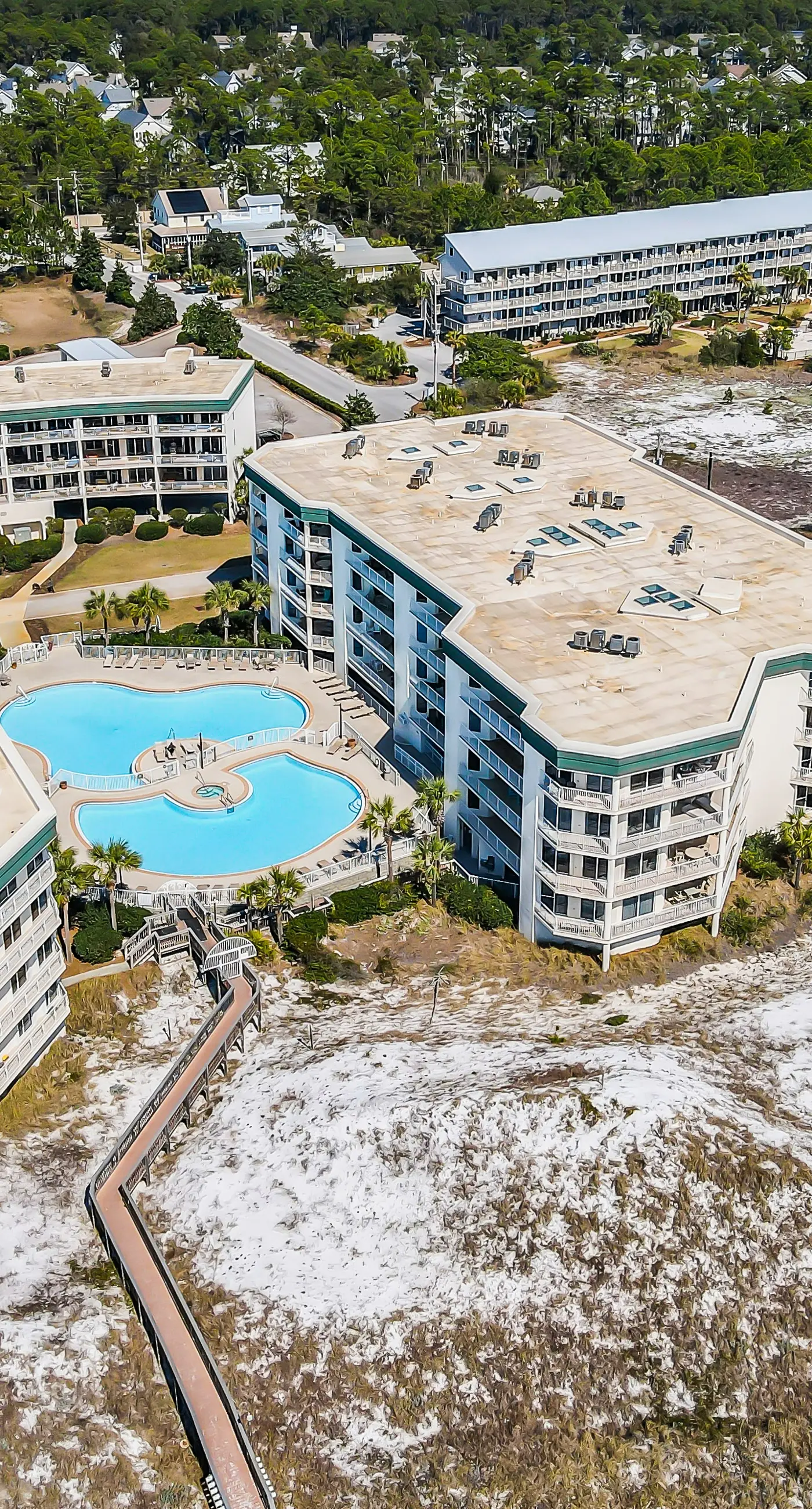 Beautifully decorated oceanfront condo with resort pool, & huge walk-in showers