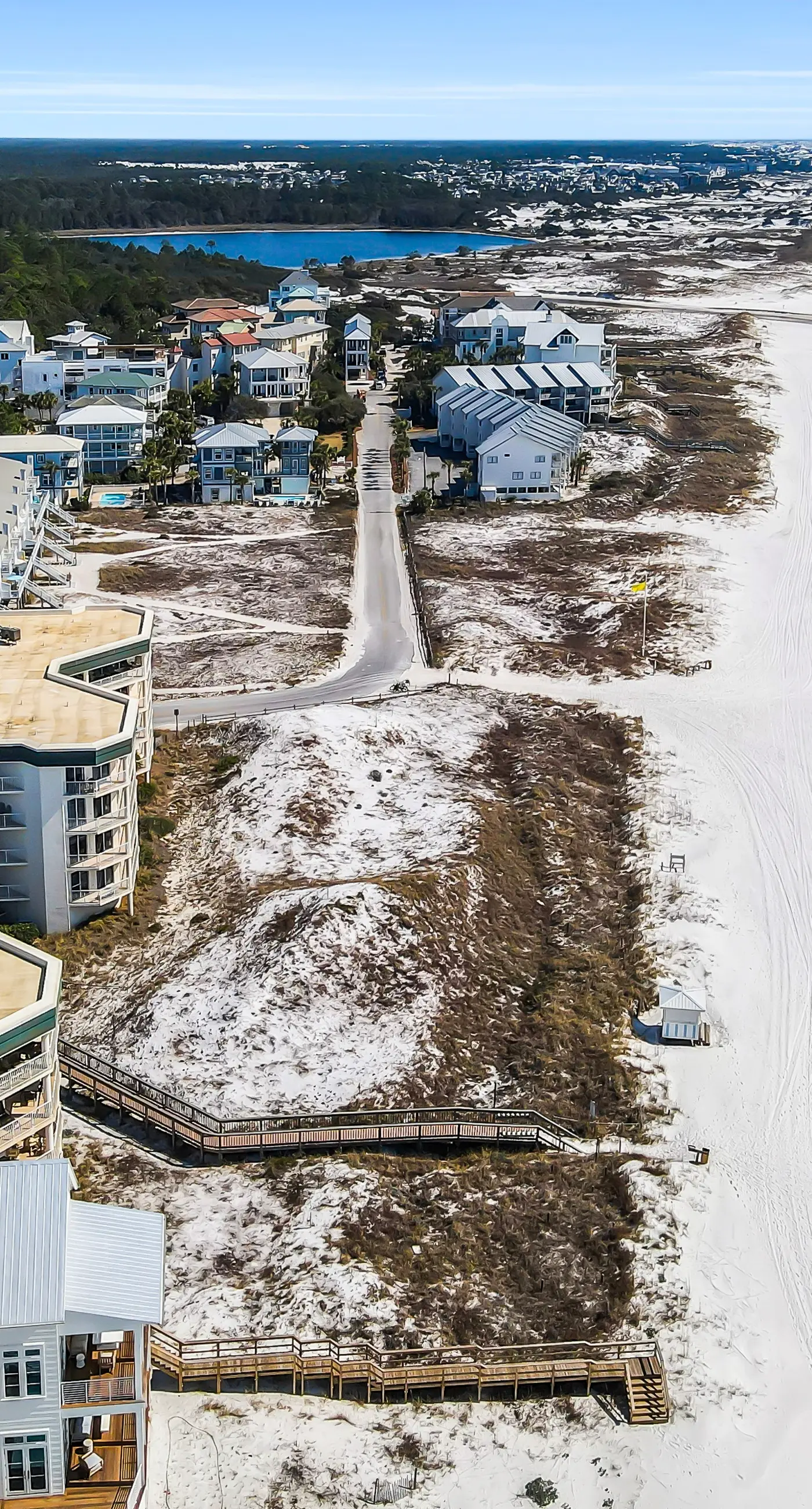 Beautifully decorated oceanfront condo with resort pool, & huge walk-in showers