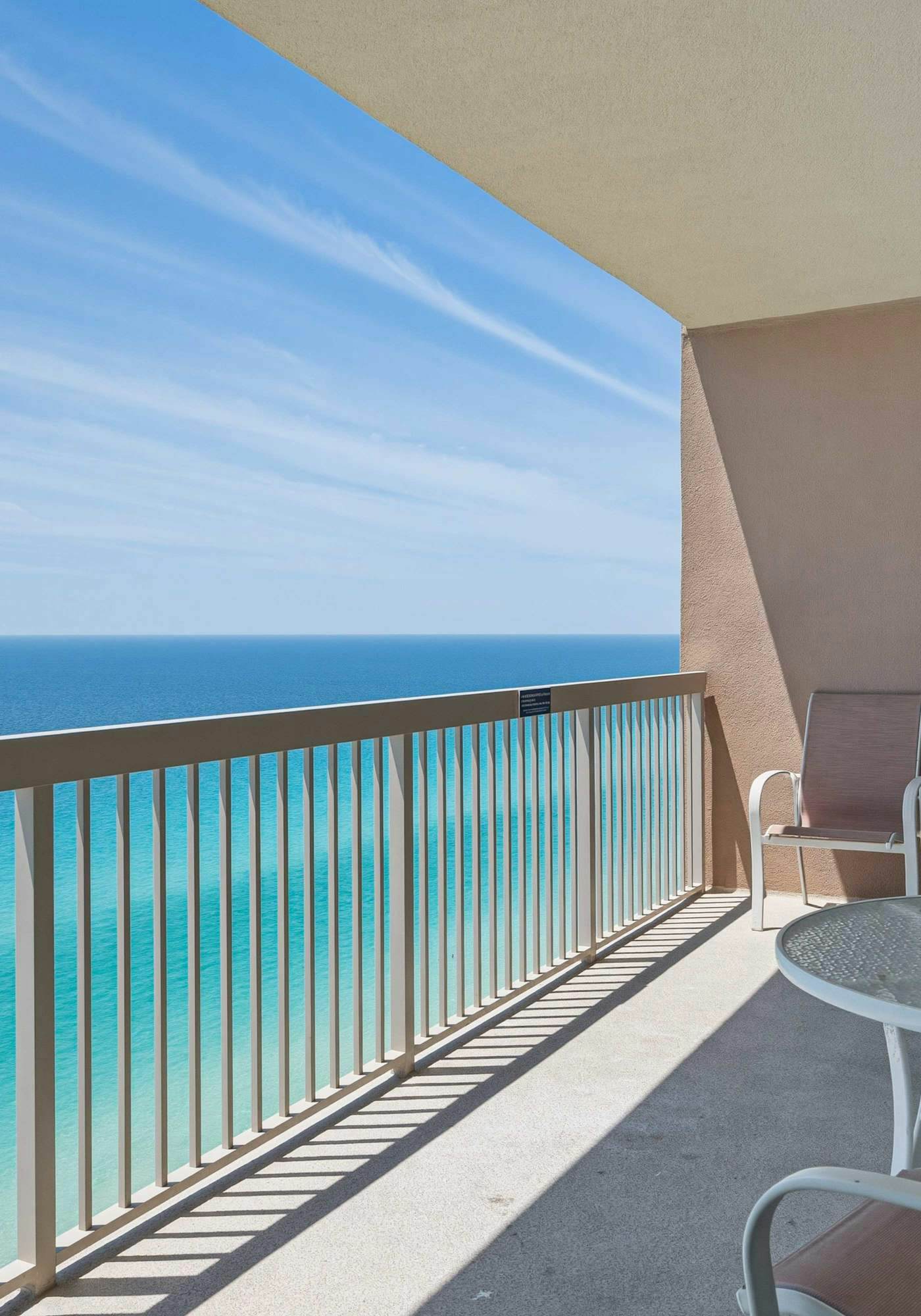 24th-floor oceanfront condo with pool access, ocean view & WD