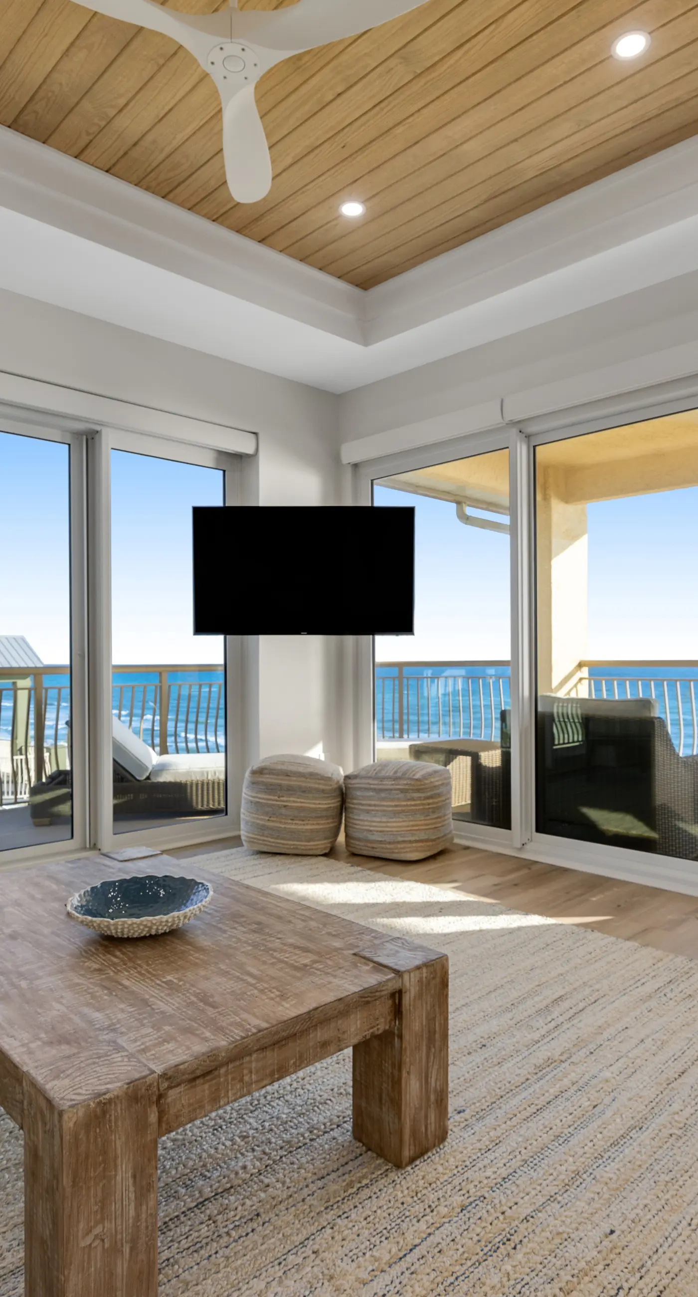 Luxuriously renovated condo with Gulf views, beach access, pool, & hot tub