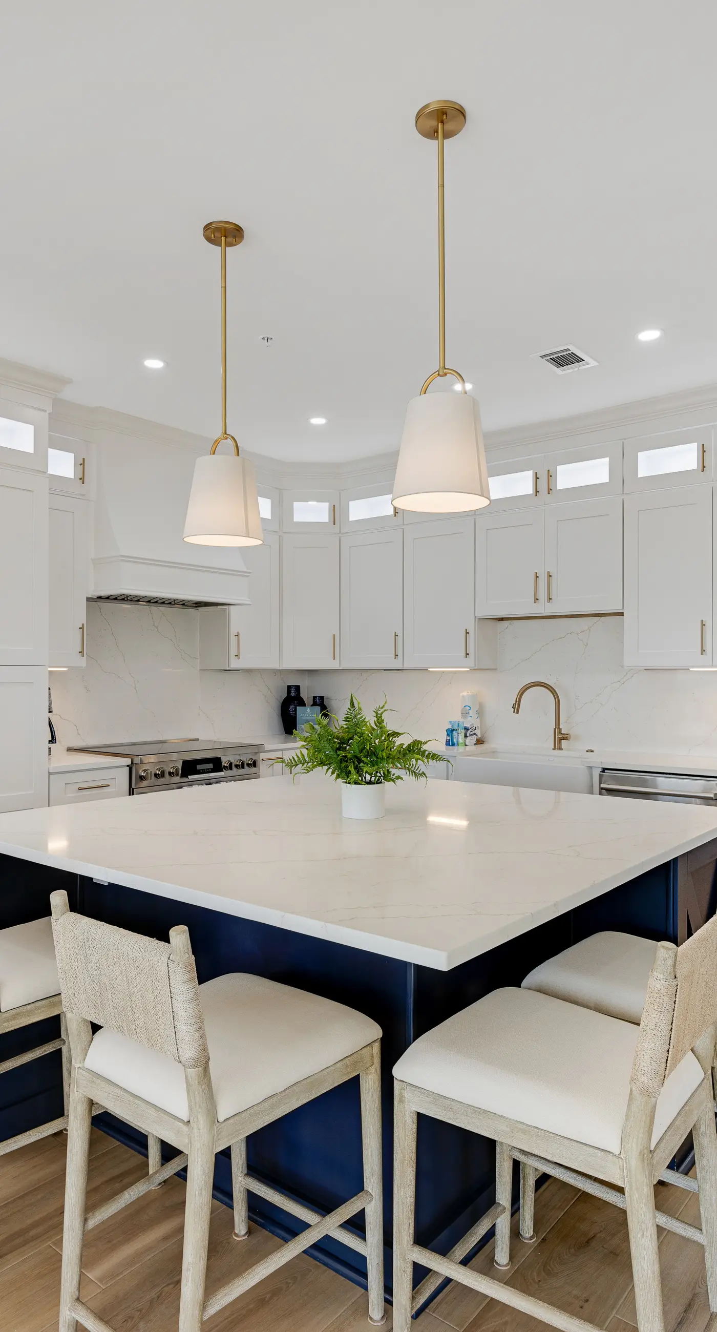 Luxuriously renovated condo with Gulf views, beach access, pool, & hot tub