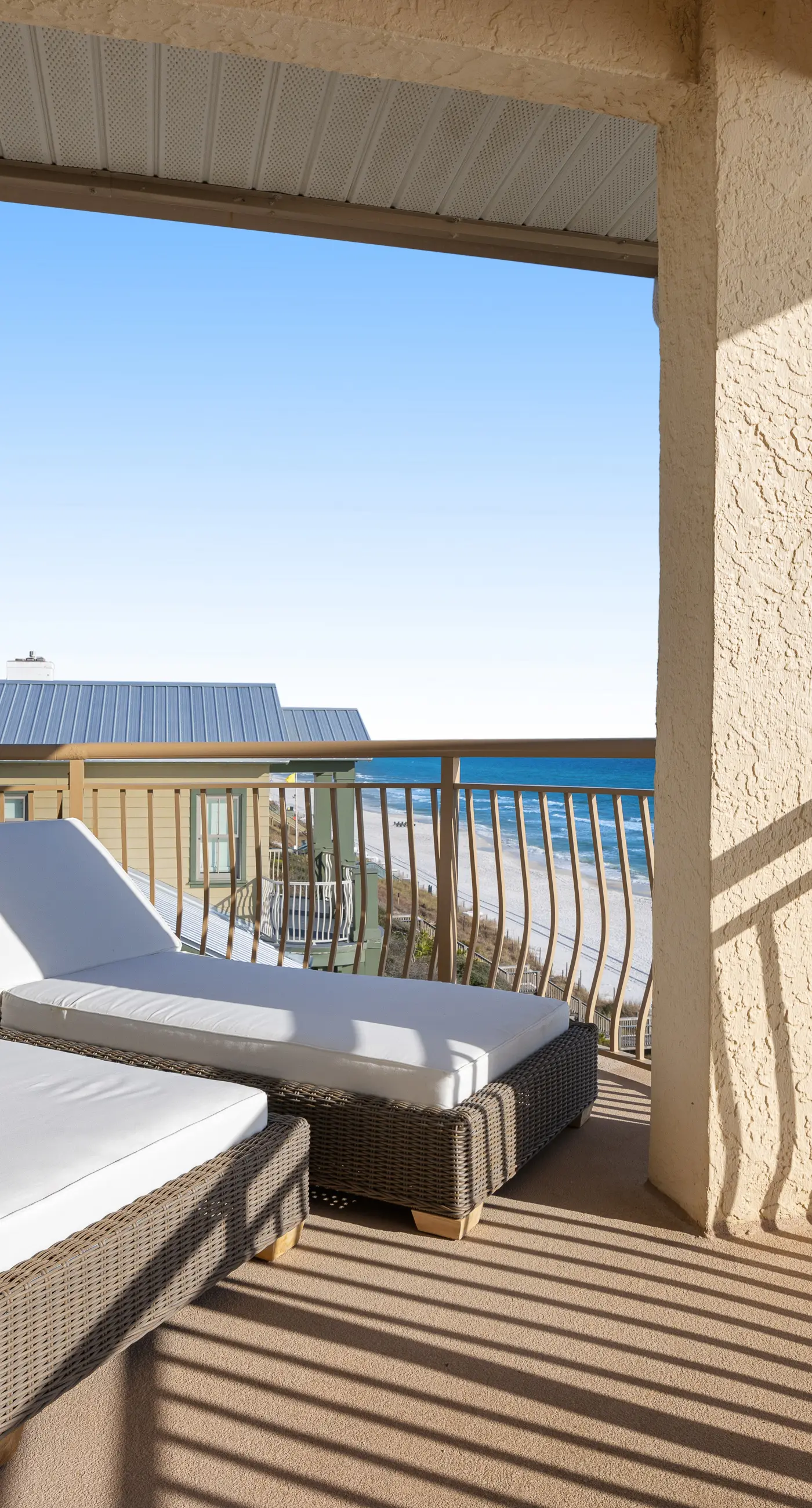 Luxuriously renovated condo with Gulf views, beach access, pool, & hot tub