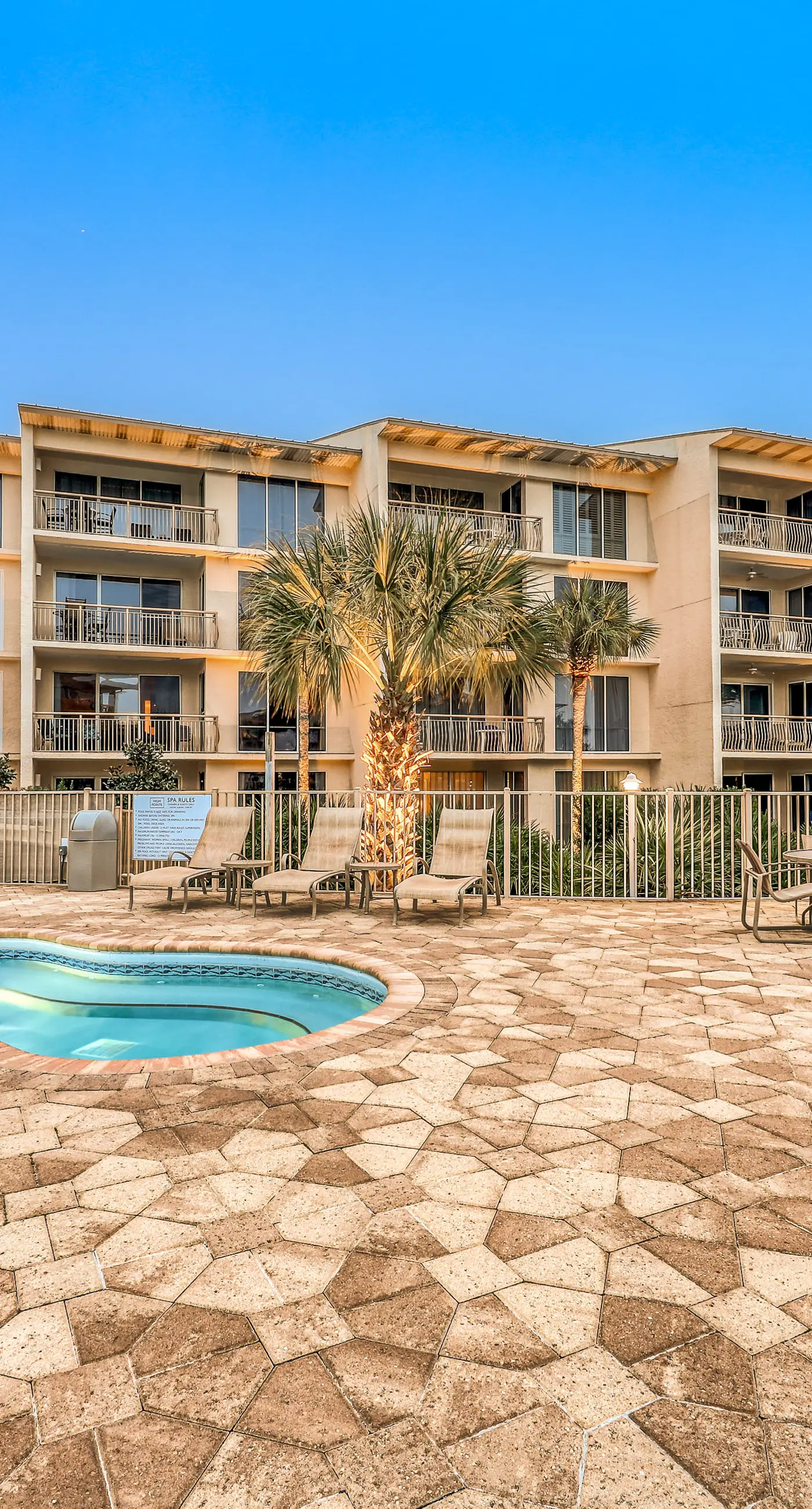 Luxuriously renovated condo with Gulf views, beach access, pool, & hot tub