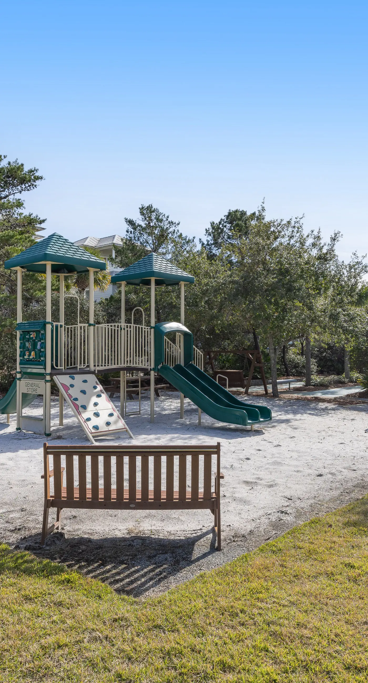 Luxuriously renovated condo with Gulf views, beach access, pool, & hot tub