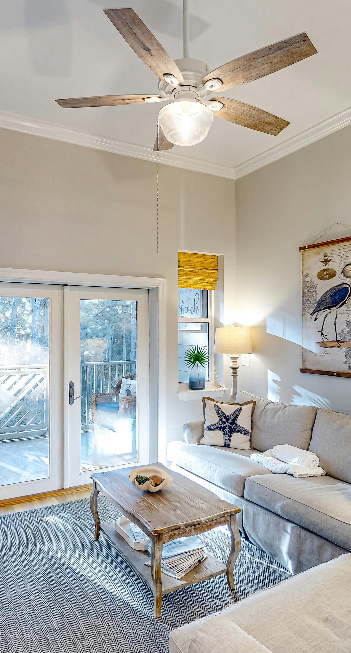 4th-floor condo near the beach with balcony, outdoor pool, elevator, W/D, & AC