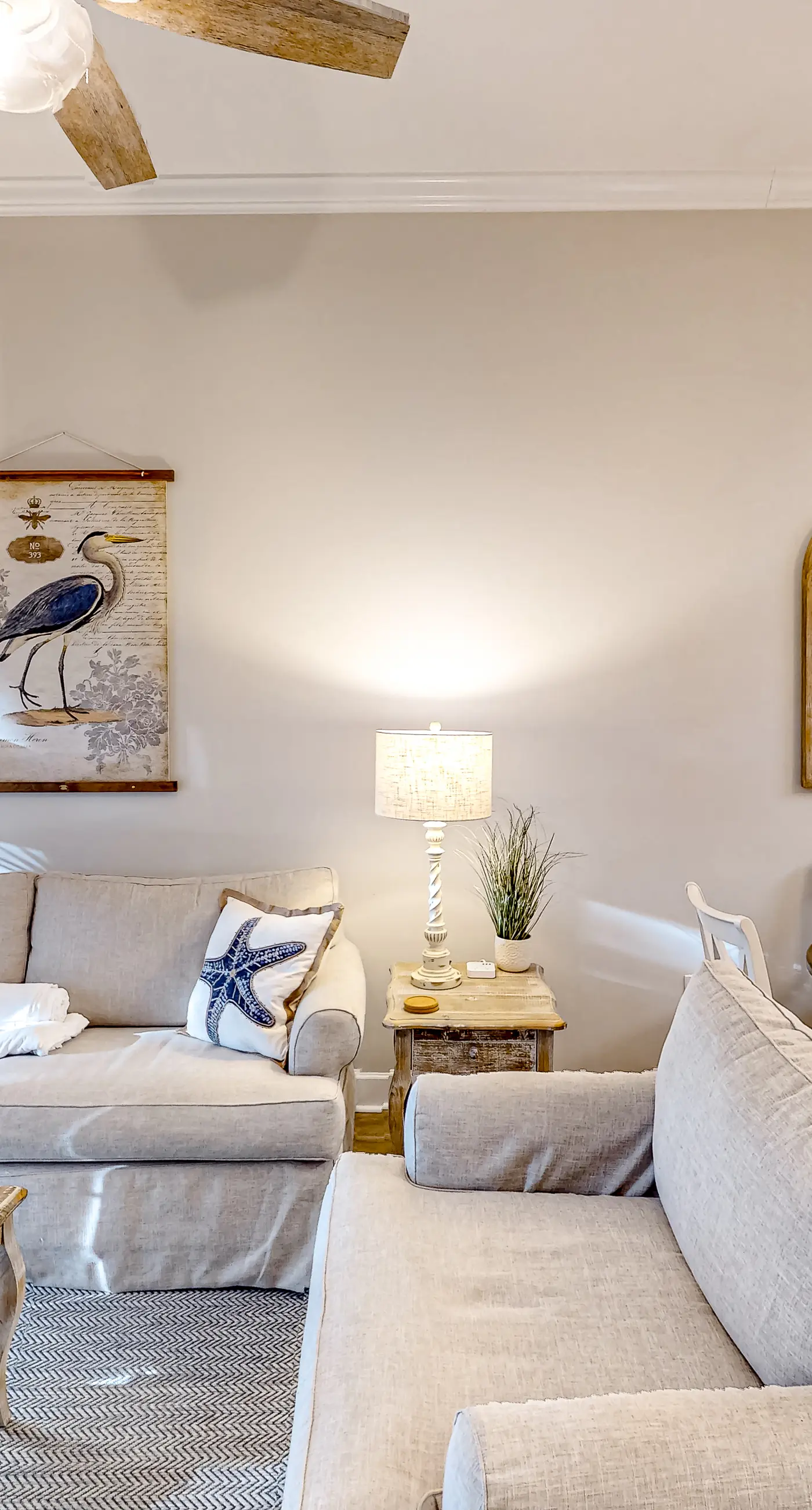 4th-floor condo near the beach with balcony, outdoor pool, elevator, W/D, & AC
