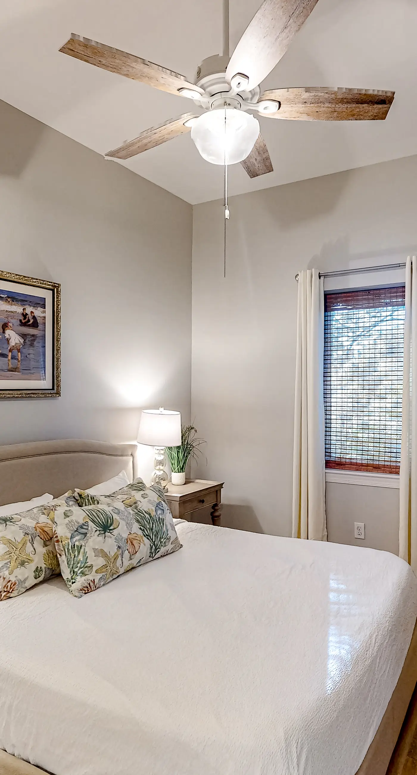4th-floor condo near the beach with balcony, outdoor pool, elevator, W/D, & AC