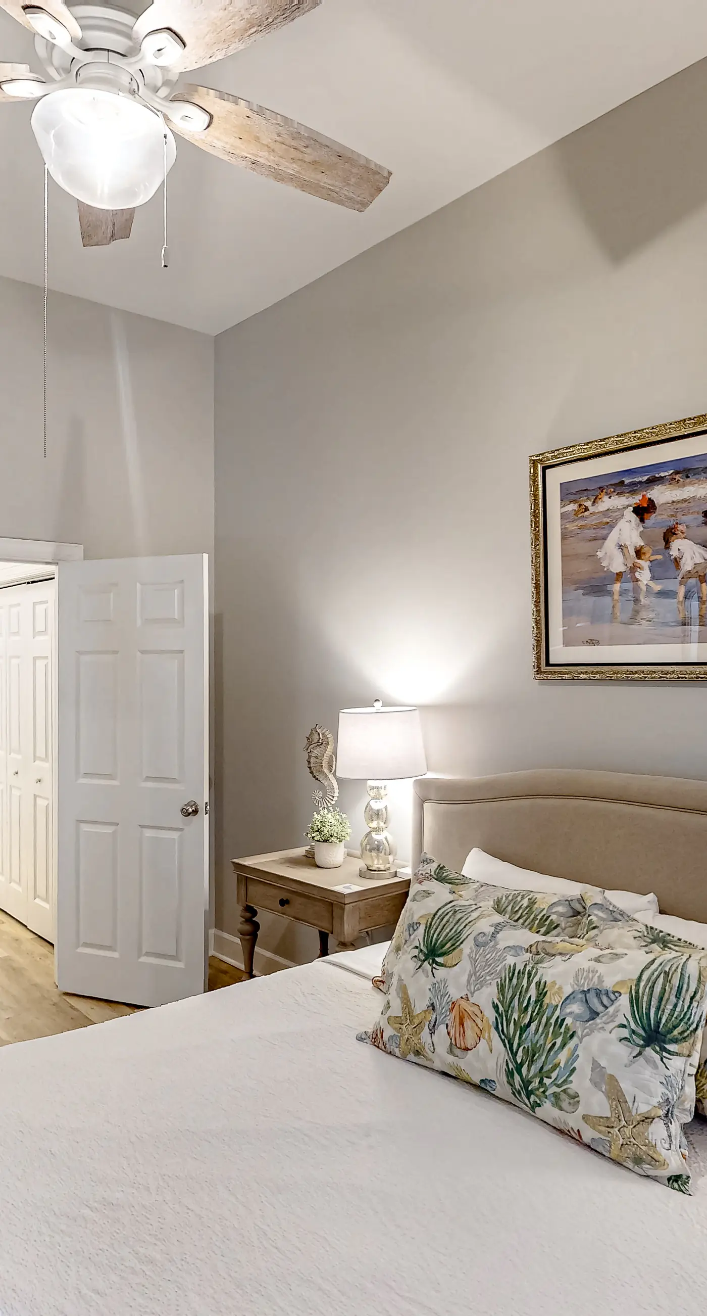 4th-floor condo near the beach with balcony, outdoor pool, elevator, W/D, & AC