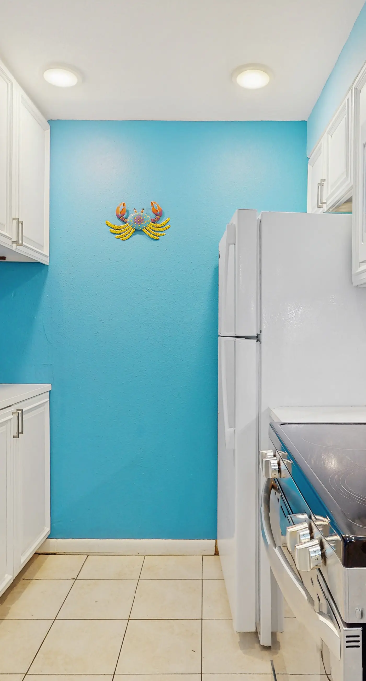 3rd-floor updated condo with Gulf-front views - short drive to shopping