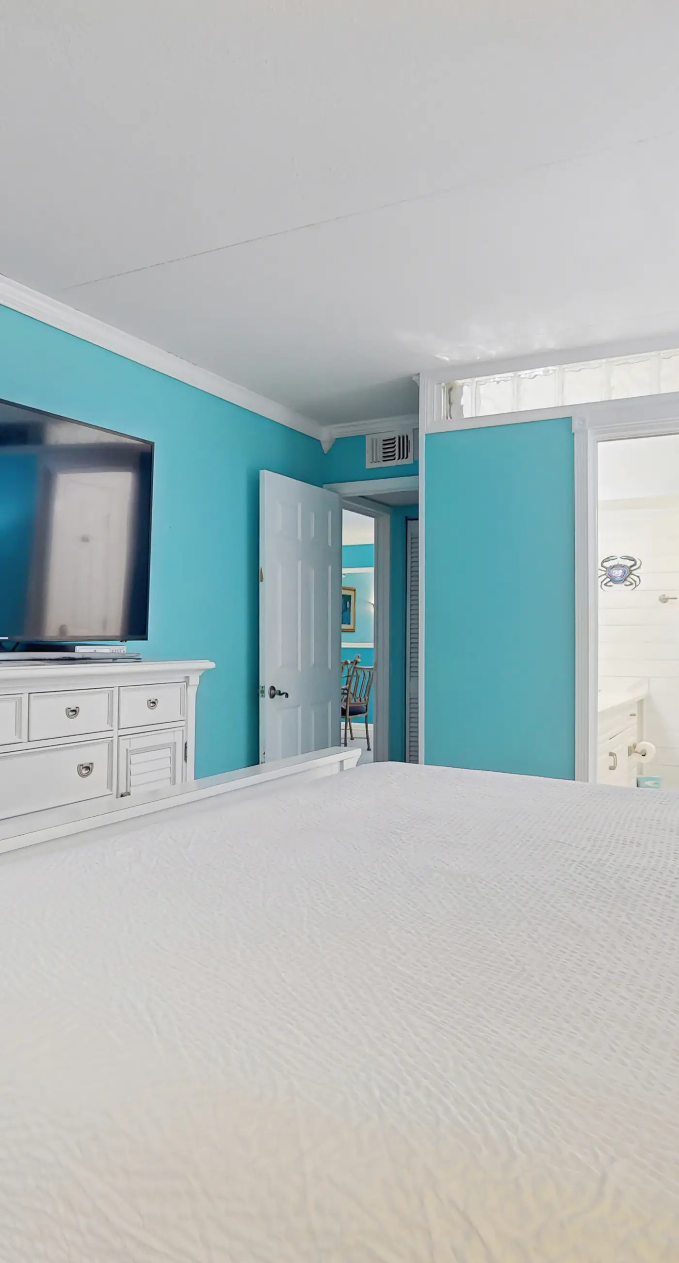 3rd-floor updated condo with Gulf-front views - short drive to shopping