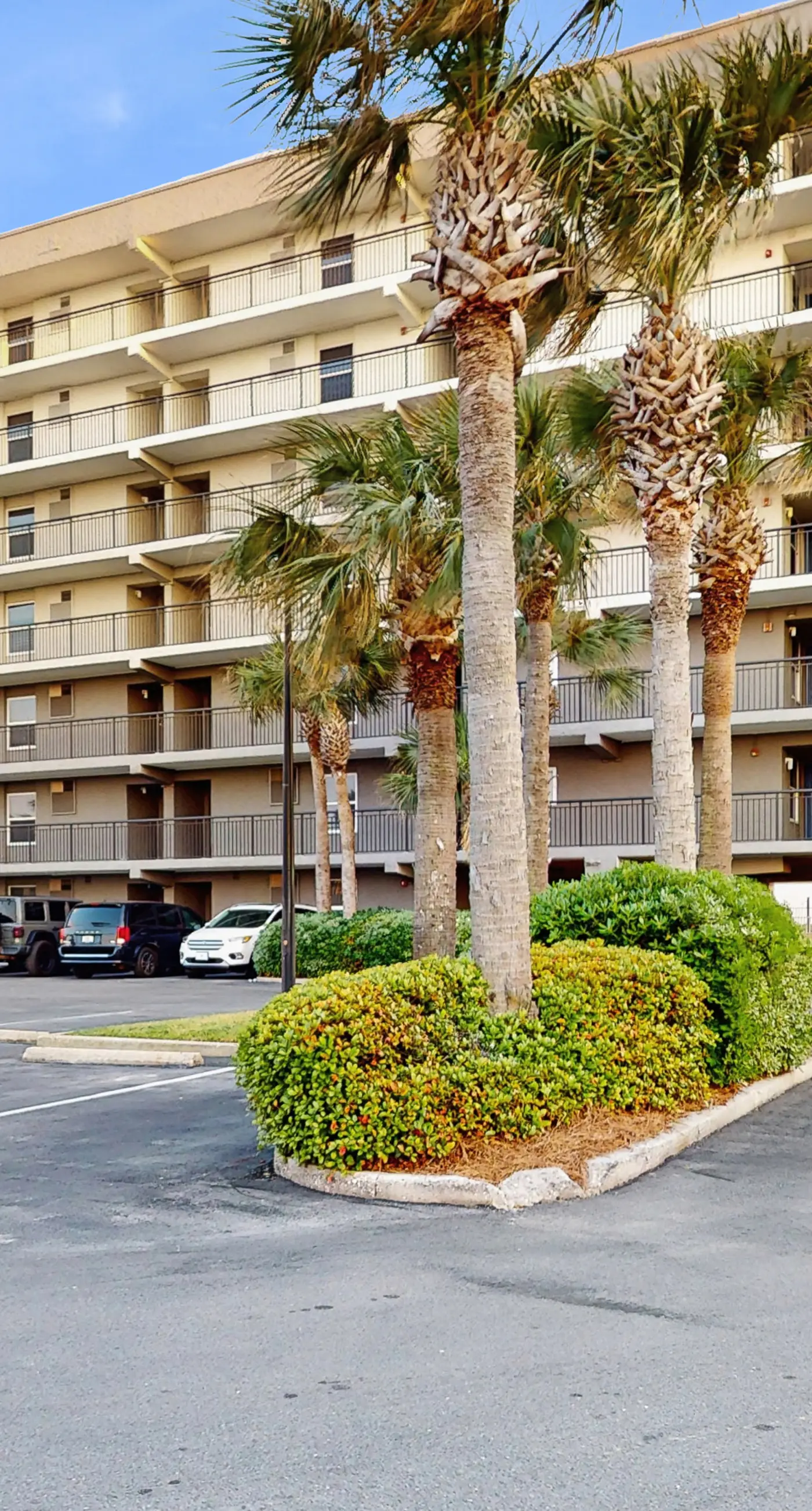 3rd-floor updated condo with Gulf-front views - short drive to shopping