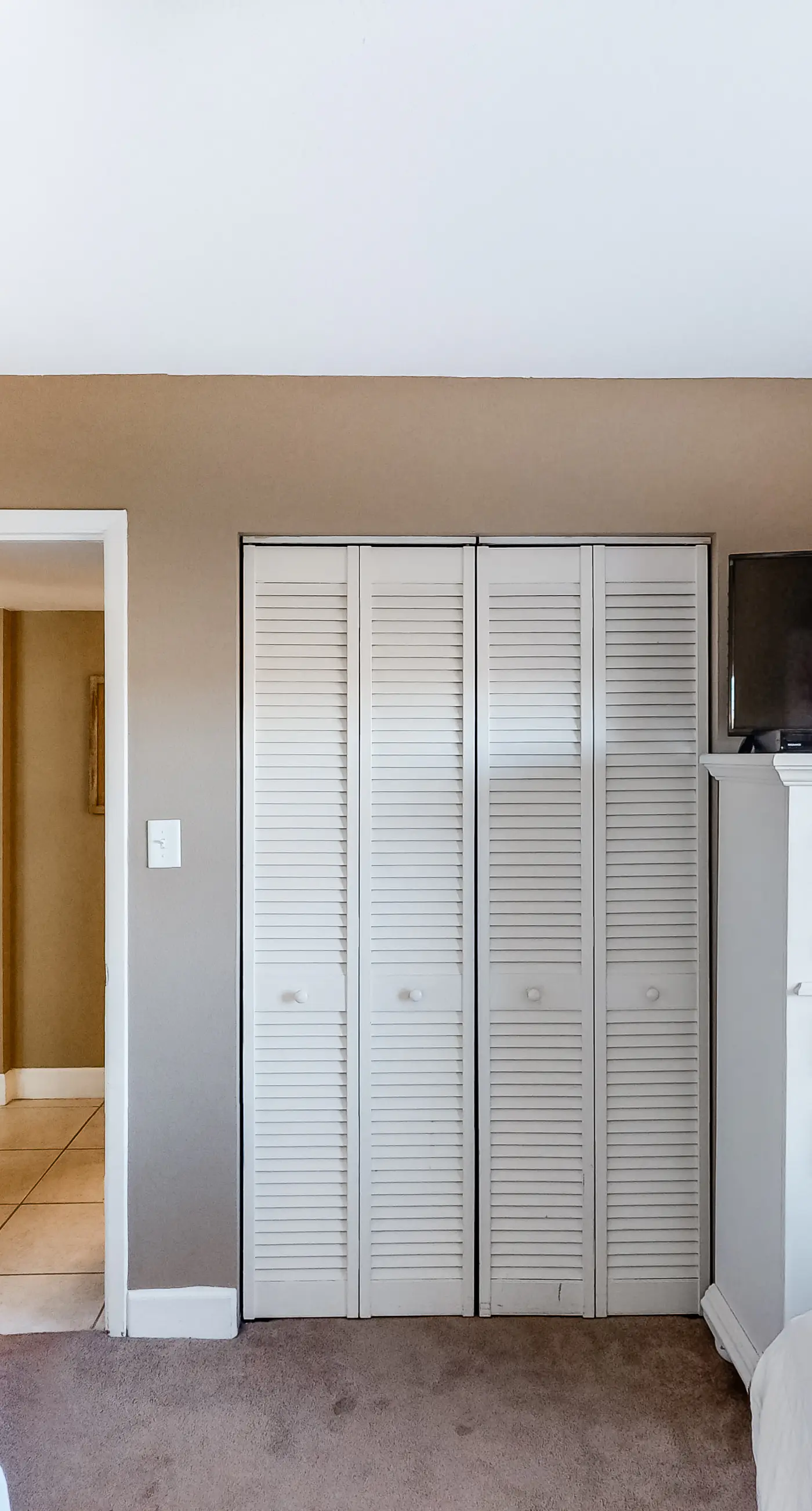 Updated, beachfront condo with beach setup - quick drive to entertainment