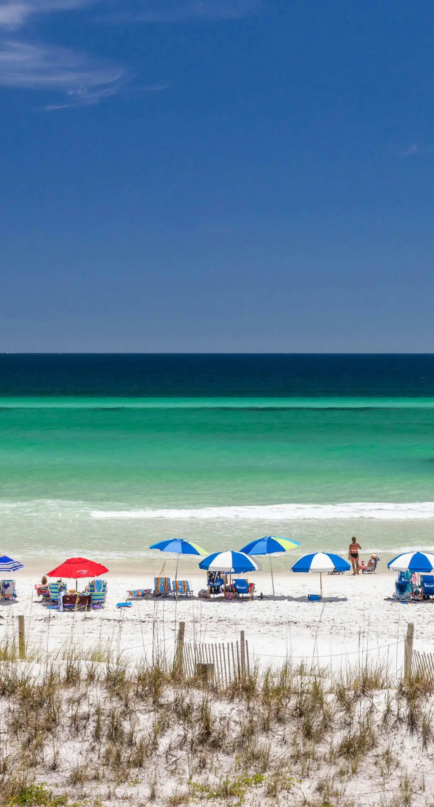 Island Echos 6E  Updated beachfront condo with beach setup & quick drive to entertainment