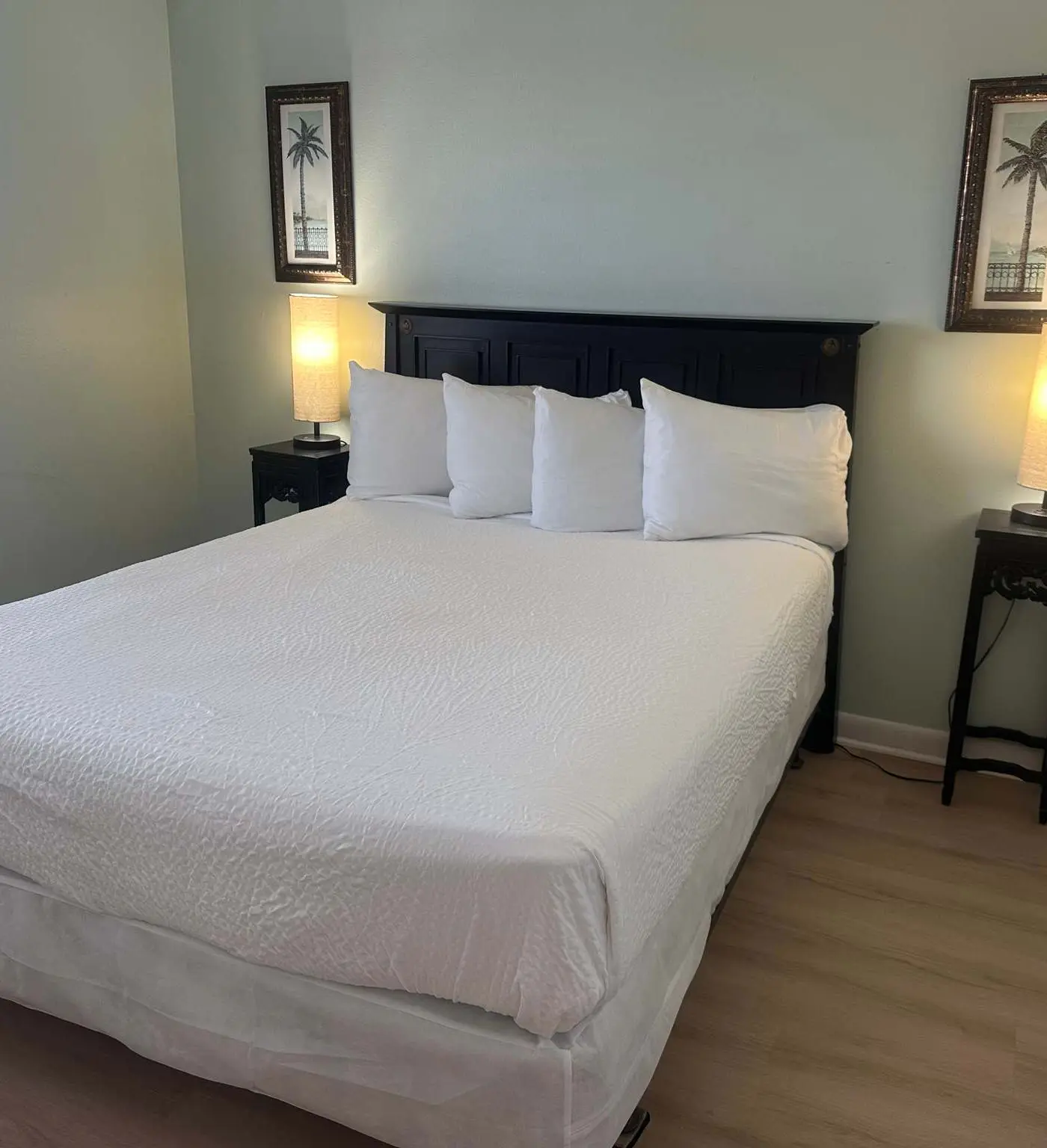 Island Echos 6E  Updated beachfront condo with beach setup & quick drive to entertainment