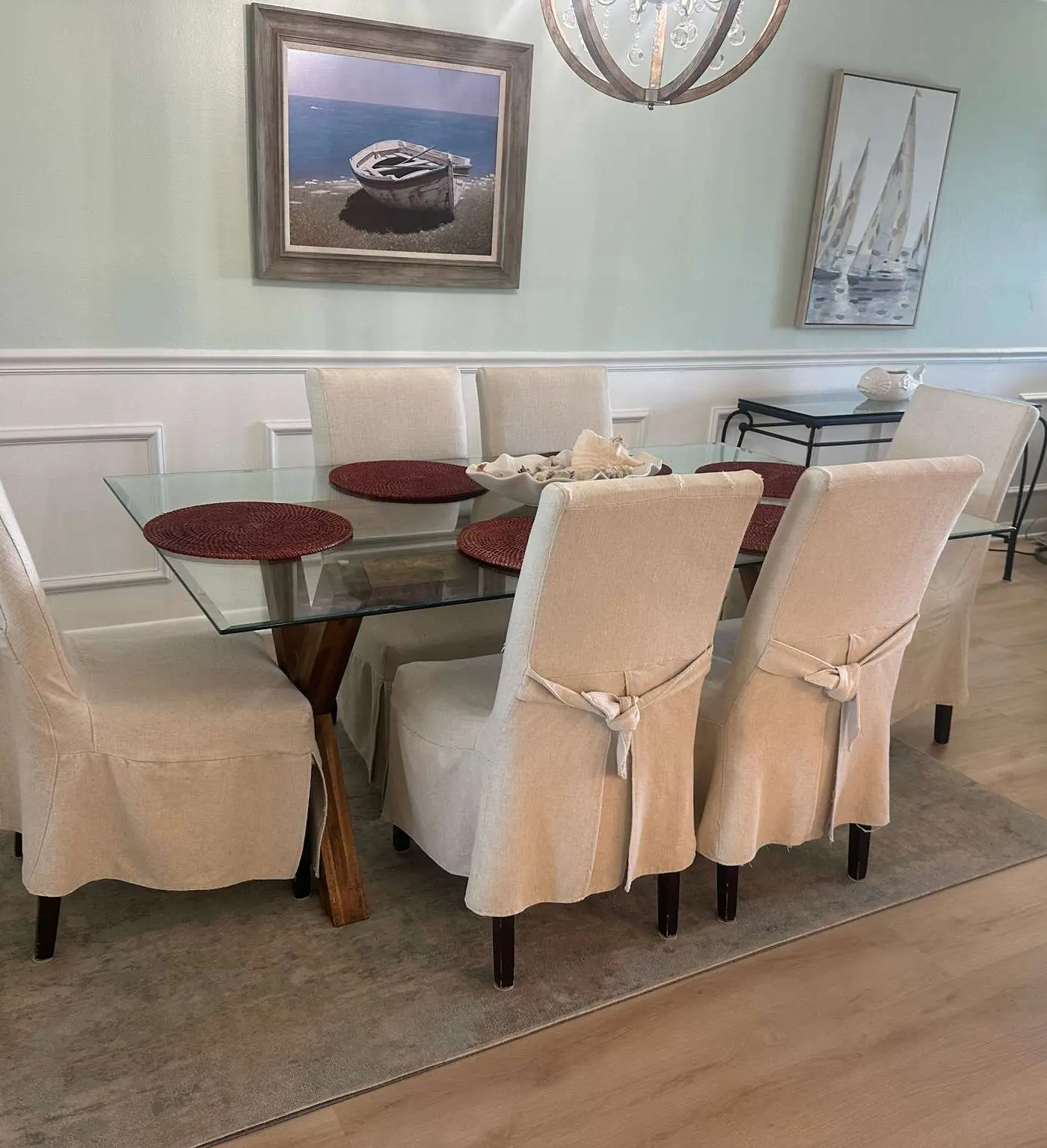 Island Echos 6E  Updated beachfront condo with beach setup & quick drive to entertainment