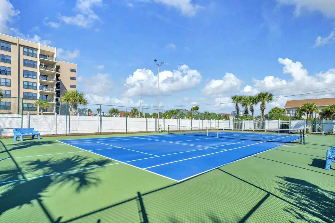 Island Echos 6E  Updated beachfront condo with beach setup & quick drive to entertainment