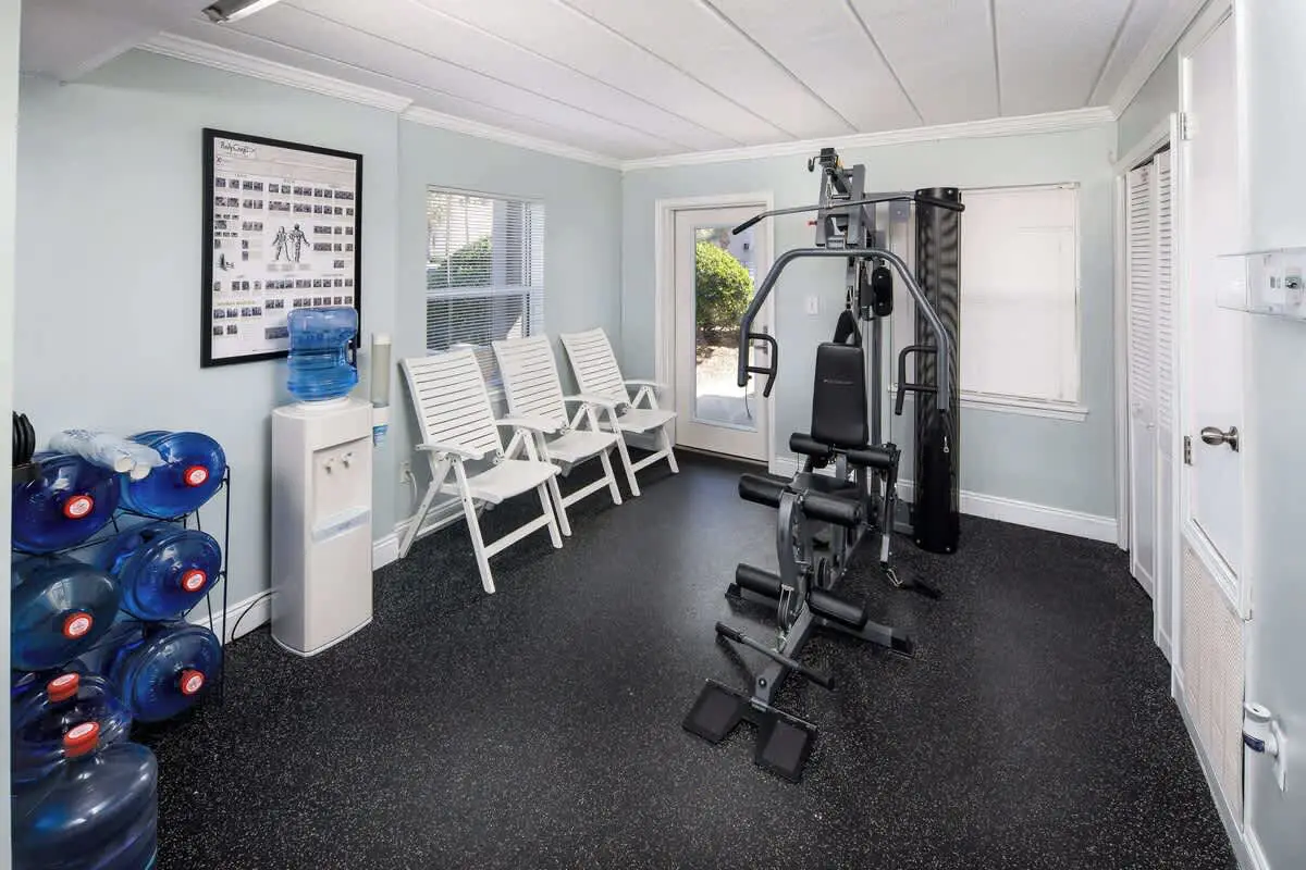 Island Echos 6E  Updated beachfront condo with beach setup & quick drive to entertainment