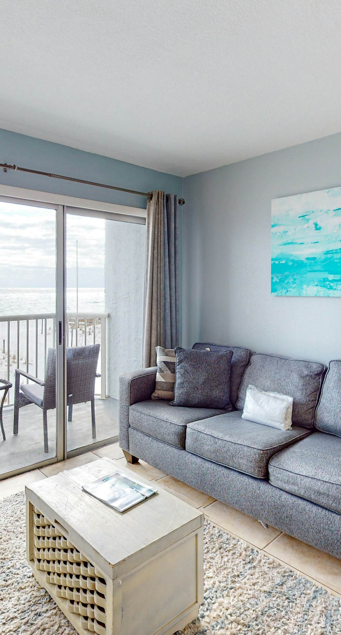 Islander W 204 - Cozy beachfront condo, beach setup included, pool, quick drive to dining